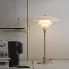 Lampe de table « PH 3/2 » de Poul Henningsen, en verre beige brillant, pour Louis Poulsen