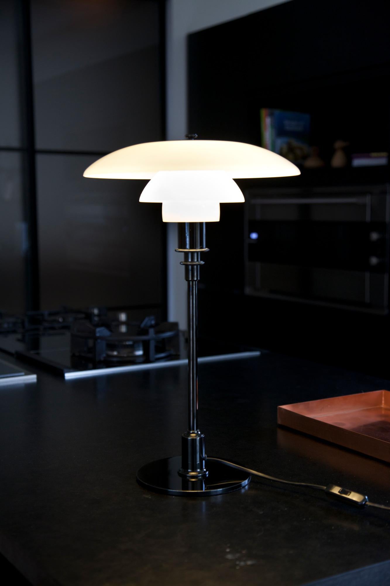 Poul Henningsen PH 3/2 Opaline Glass Table Lamp for Louis Poulsen in Black For Sale 10