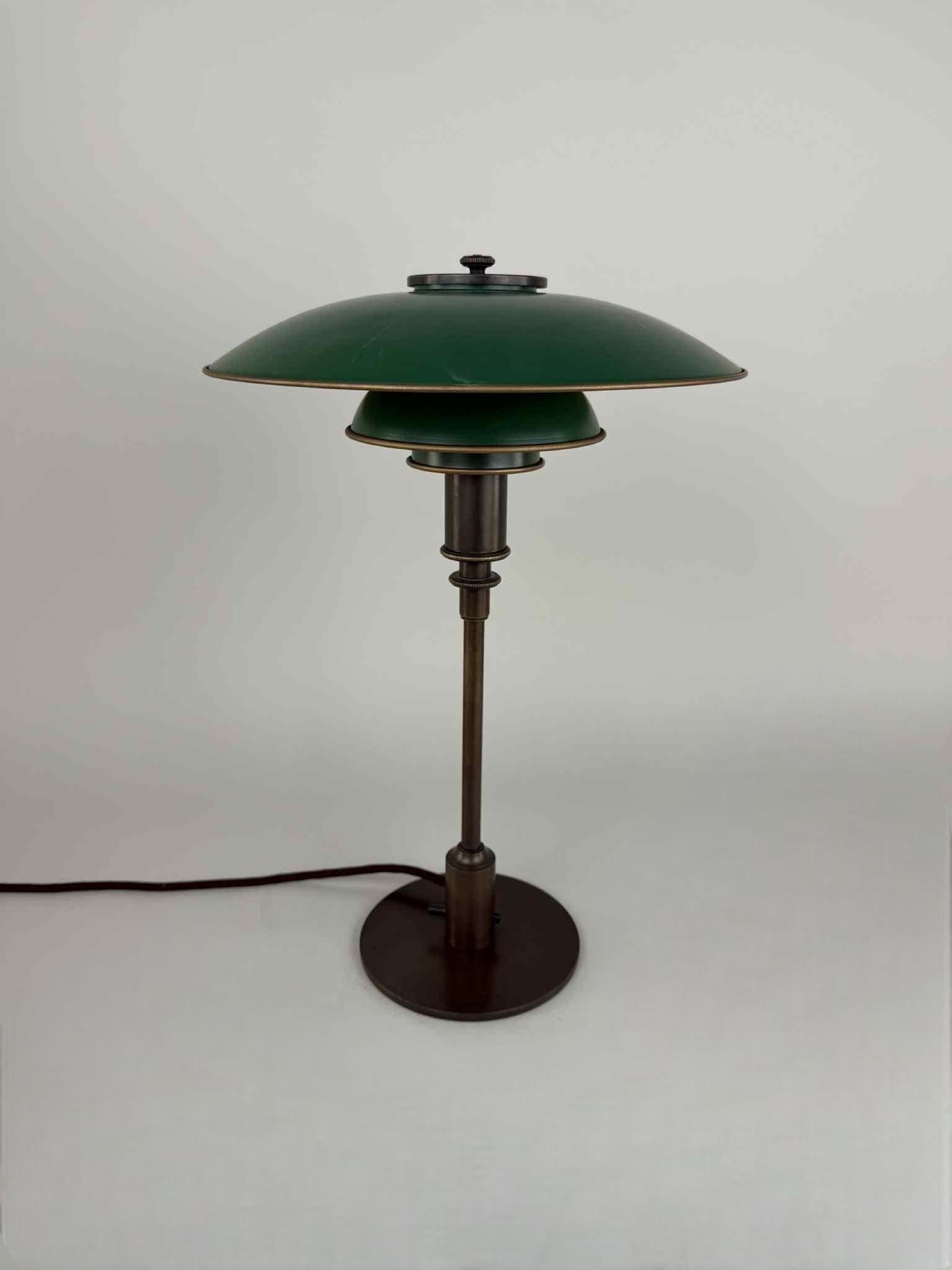 Excepcional y temprana lámpara de mesa PH 3/2 de Poul Henningsen, de 1926-1928, marcada 