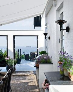 Poul Henningsen PH 3/2.5 Black Outdoor Wall Light for Louis Poulsen