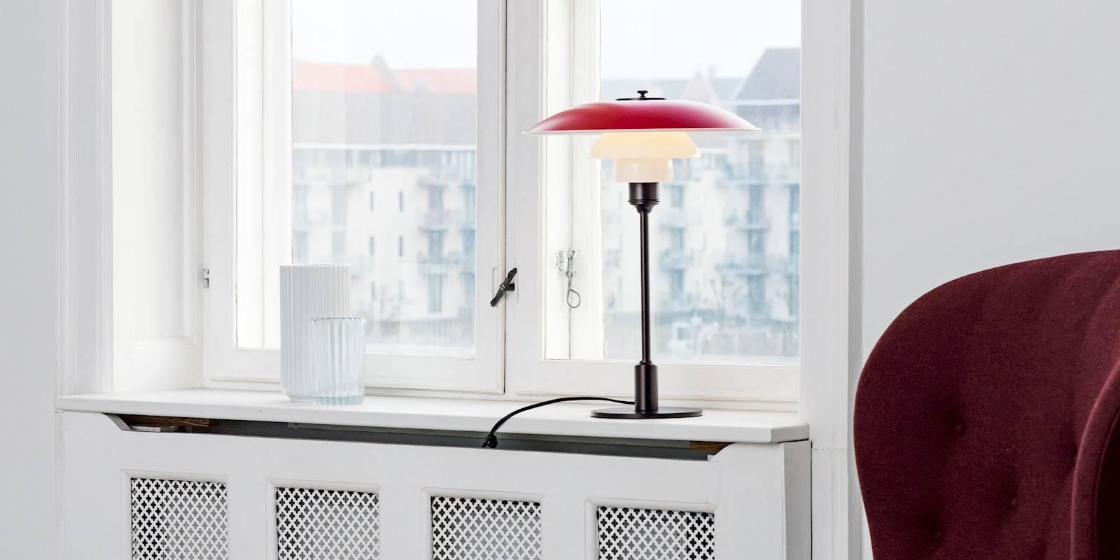 Métal Lampe de table Poul Henningsen PH 3½-2½ pour Louis Poulsen en rouge en vente