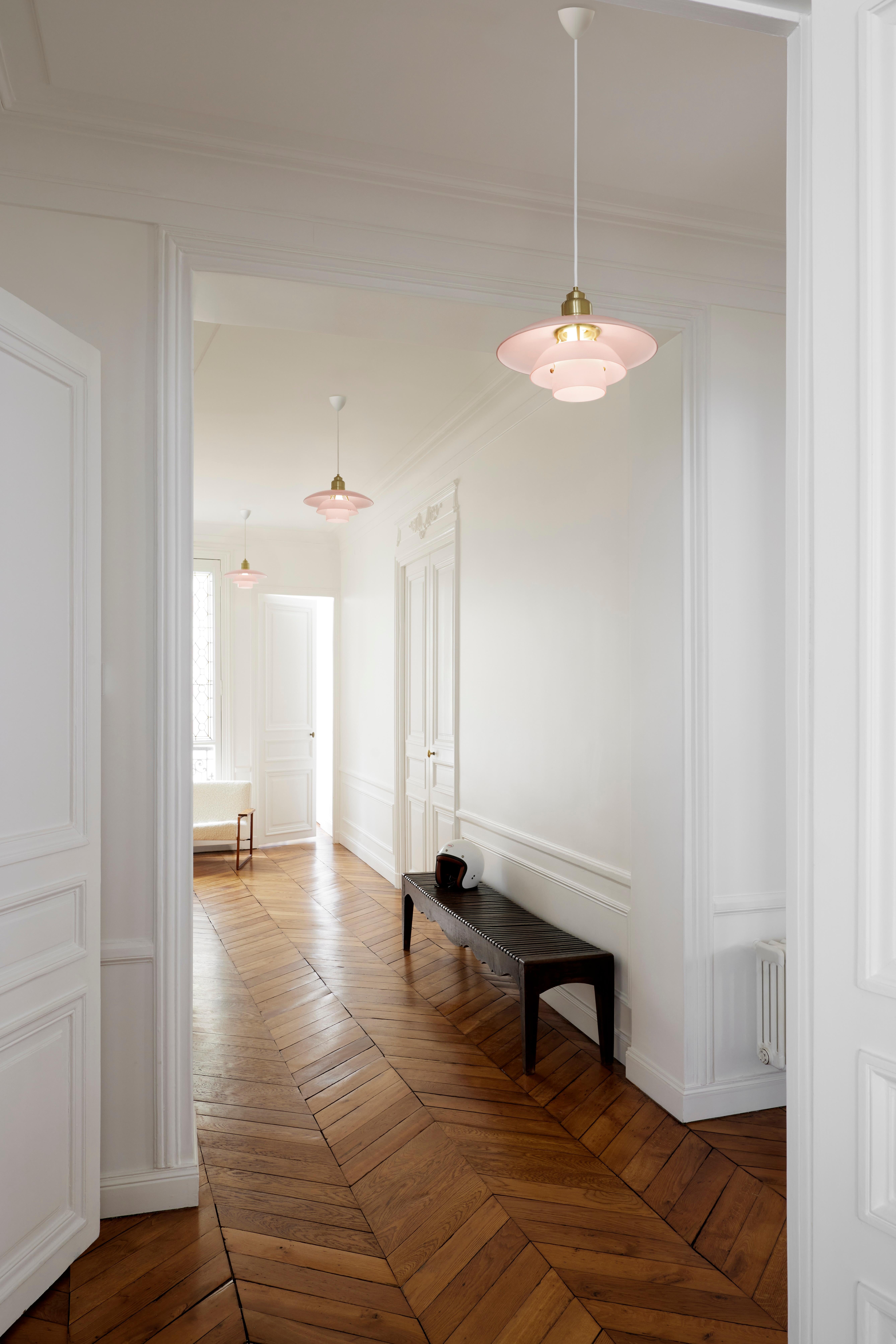 Poul Henningsen PH 3½-3 Pale Rose Glass Pendant for Louis Poulsen In New Condition For Sale In Glendale, CA