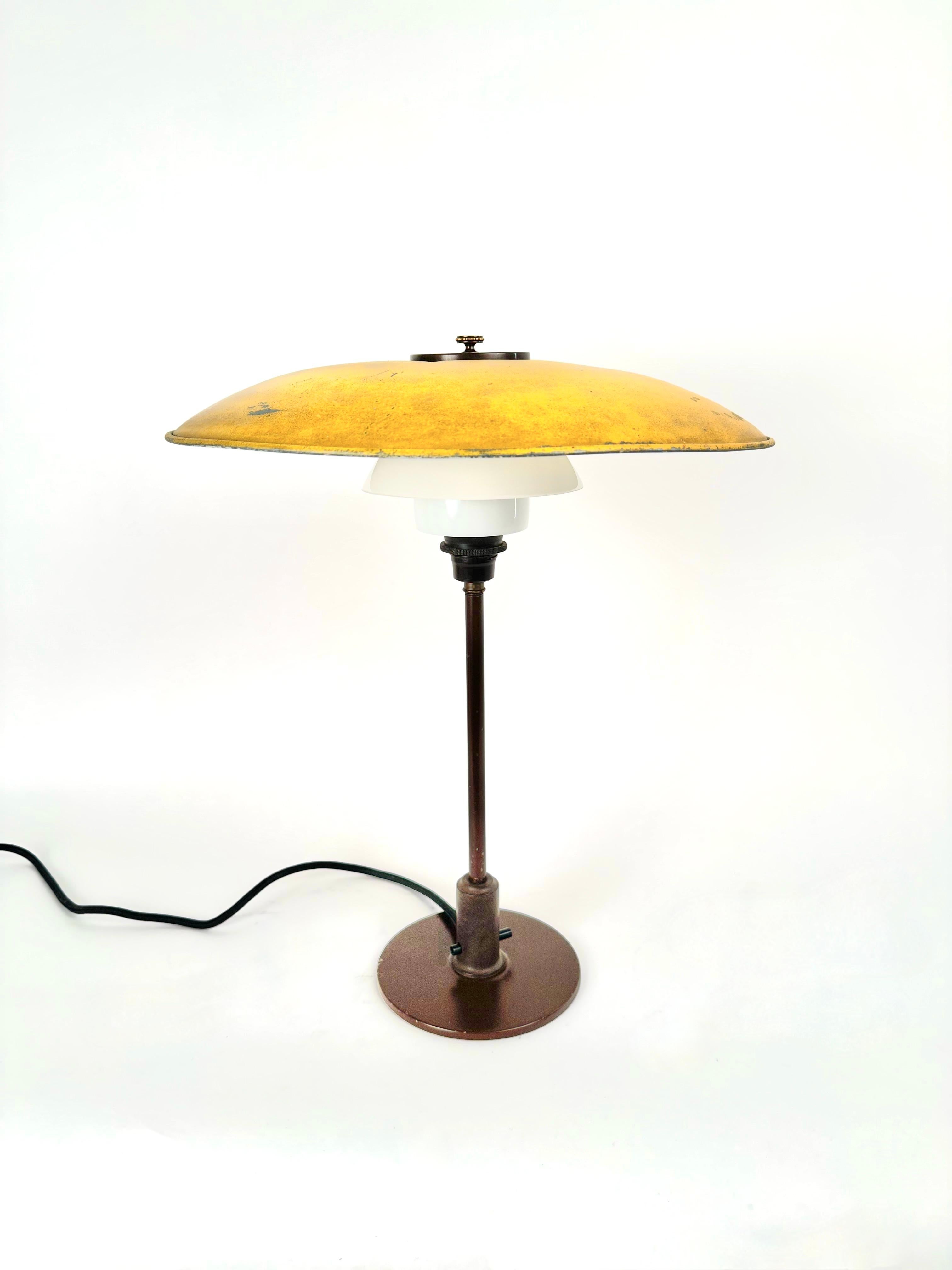 Bakelite Poul Henningsen PH 3.6/2 Table Lamp Dor Louis Poulsen For Sale
