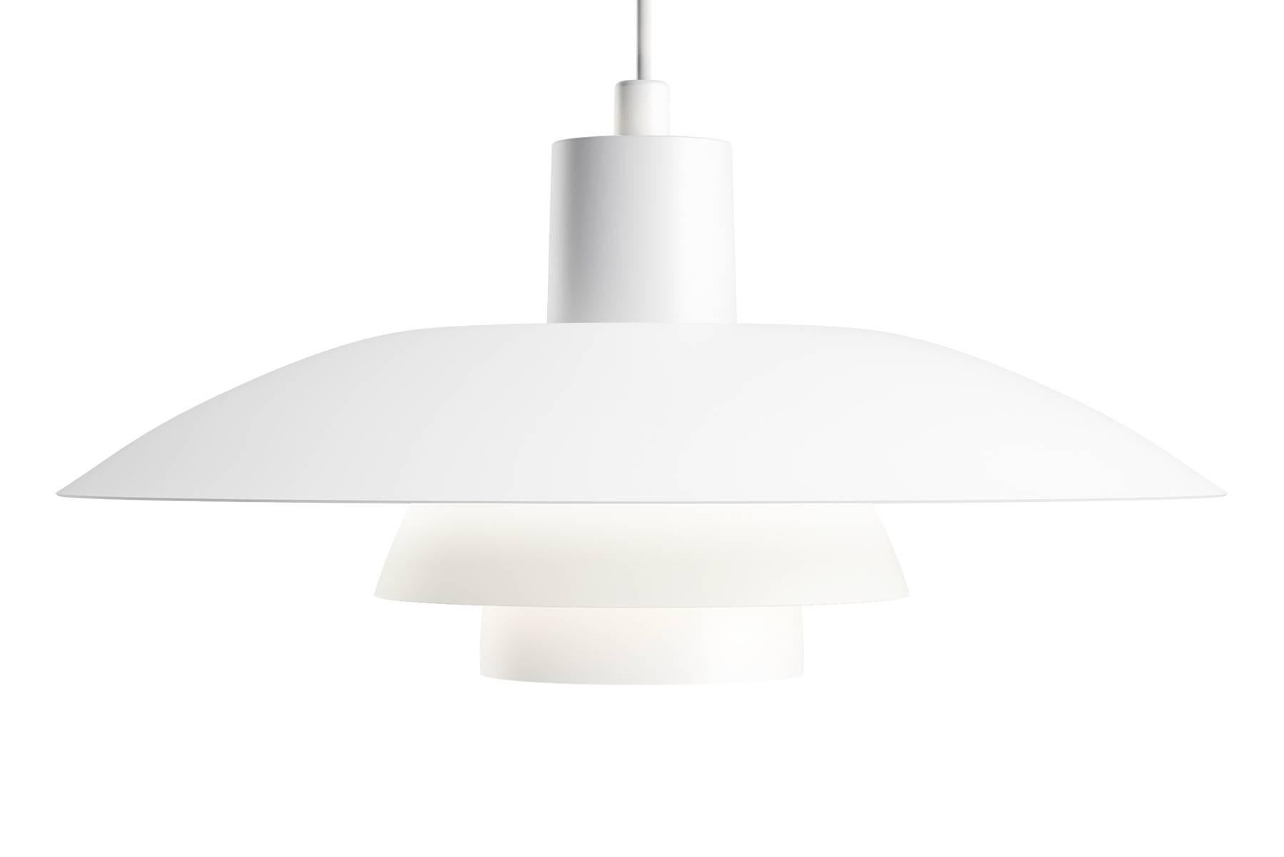 Le luminaire est conçu sur le principe d'un système à trois abat-jour réfléchissant, qui dirige la majorité de la lumière vers le bas. Les abat-jour sont en métal et peints en blanc pour assurer une répartition uniforme et confortable de la lumière.