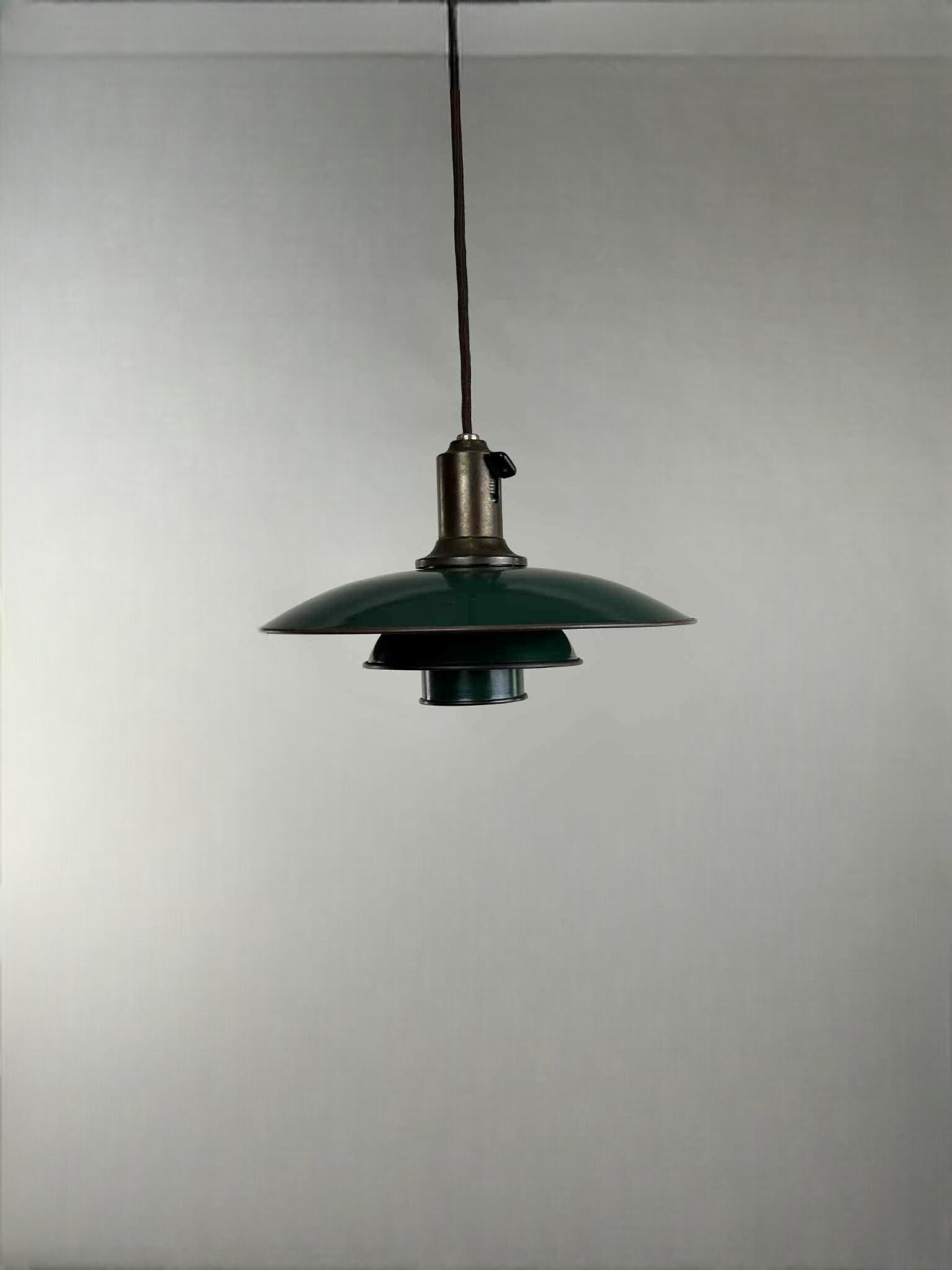 Poul Henningsen PH 4/3 Pendelleuchte: Grünes Kupfer & Messing, patentiert (Dänisch) im Angebot