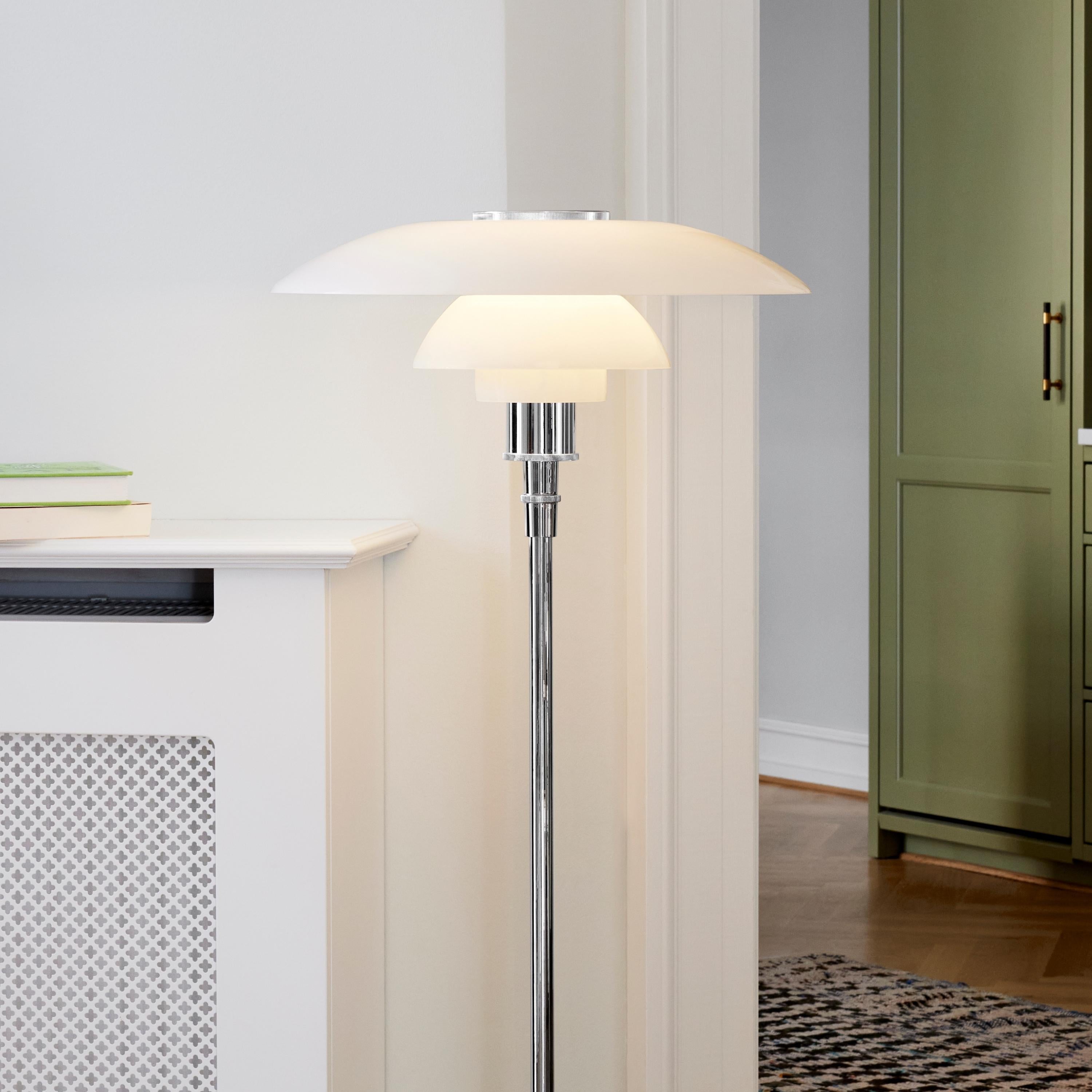 Poul Henningsen 'PH 4½-3½' Glas-Stehleuchte für Louis Poulsen (Polychromiert) im Angebot