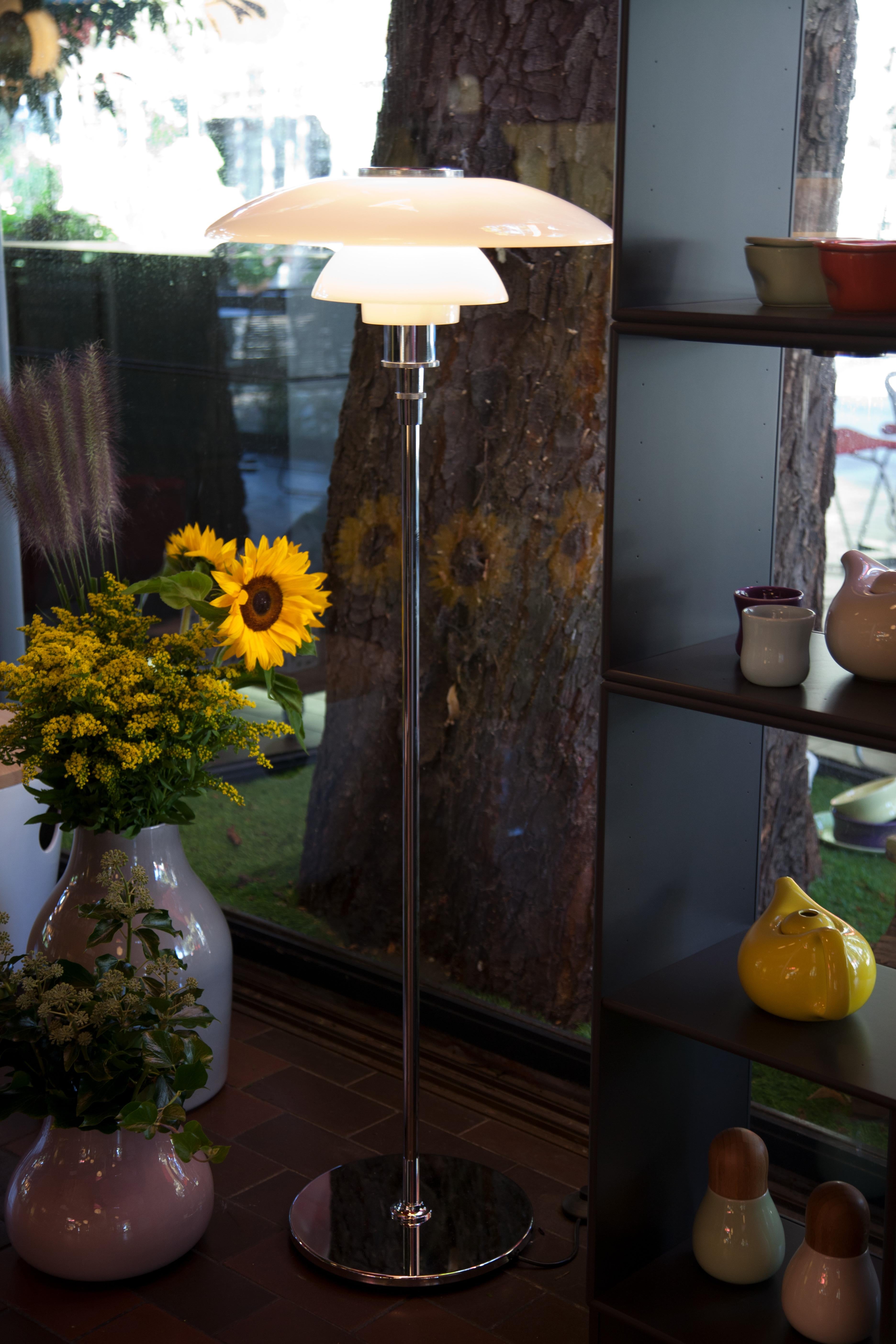 Poul Henningsen 'PH 4½-3½' Glas-Stehleuchte für Louis Poulsen (21. Jahrhundert und zeitgenössisch) im Angebot