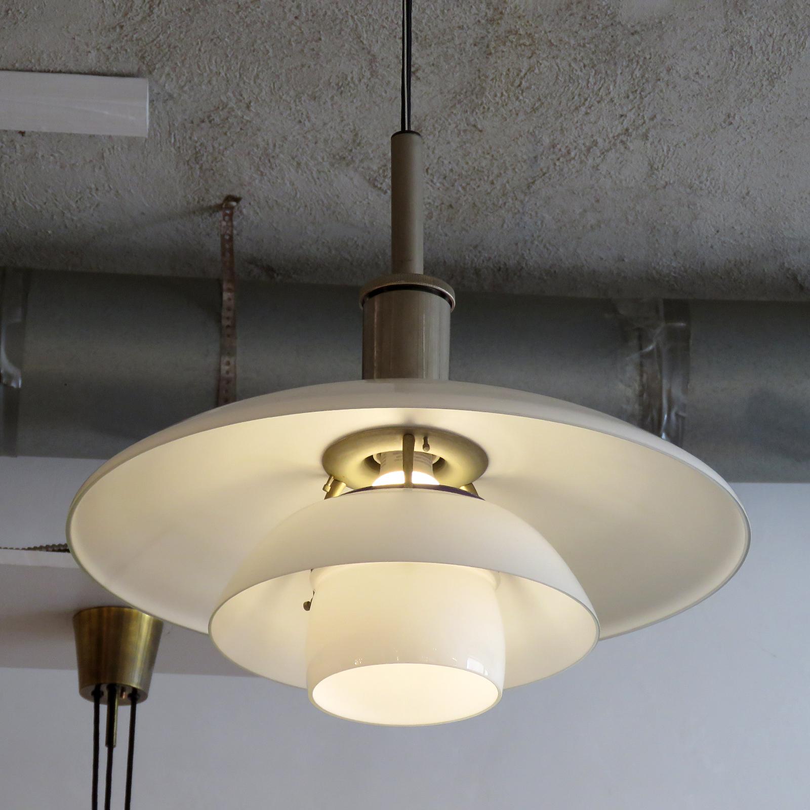 Poul Henningsen, Lampada a sospensione PH 4½/4 in vendita 1