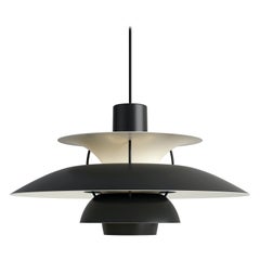 Poul Henningsen PH 5 Ciondolo per Louis Poulsen in nero monocromatico