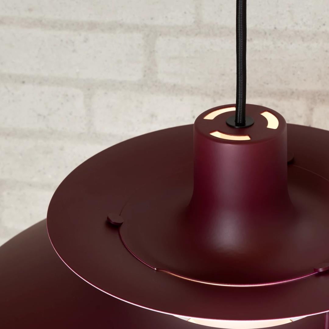 Laqué Pendentif 'PH 5' de Poul Henningsen pour Louis Poulsen en Bourgogne monochrome en vente