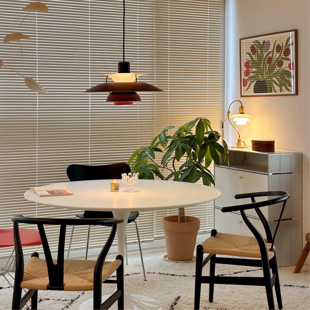 Aluminium Pendentif 'PH 5' de Poul Henningsen pour Louis Poulsen en Bourgogne monochrome en vente
