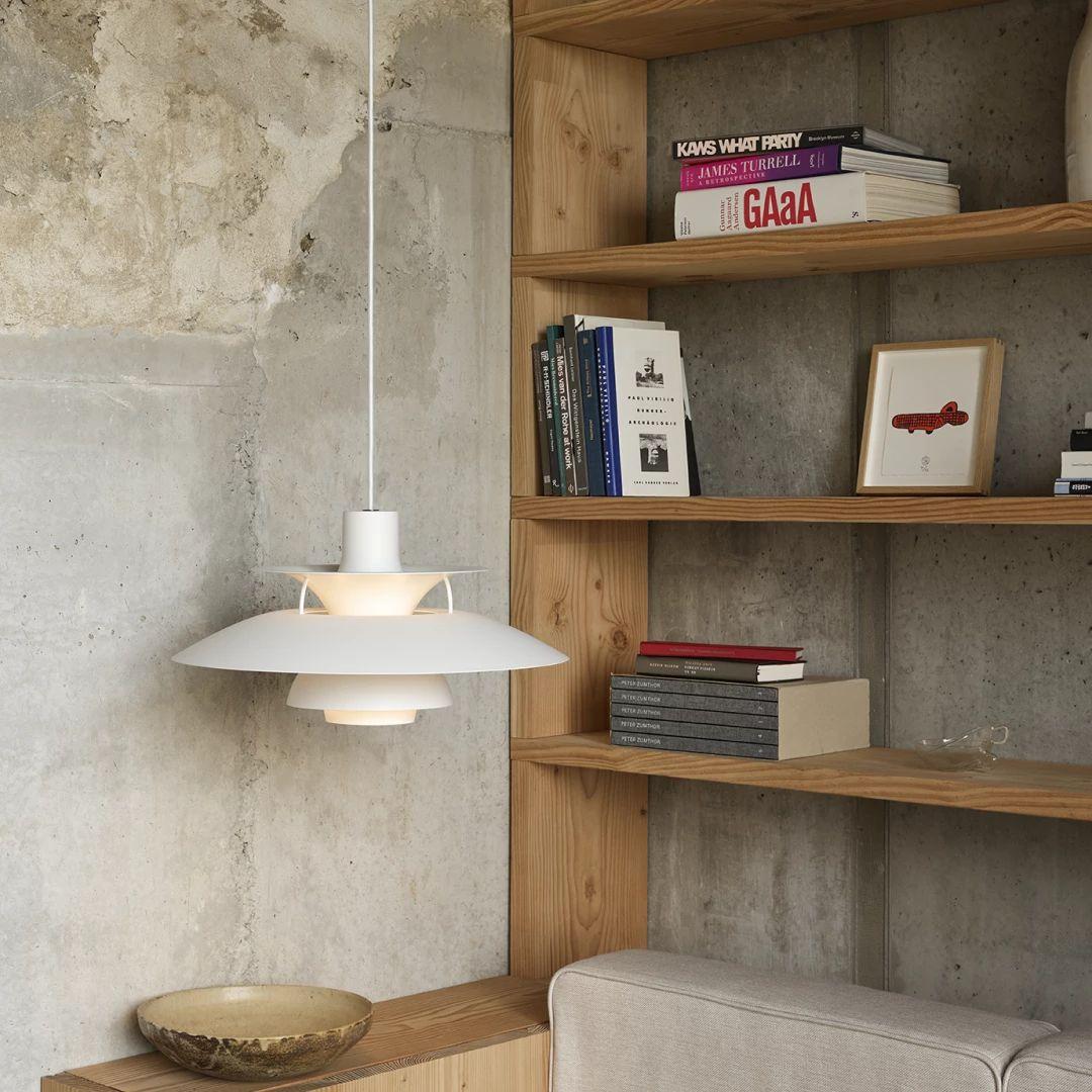 Poudré Pendentif 'PH 5' de Poul Henningsen pour Louis Poulsen en monochrome Pale Blush en vente