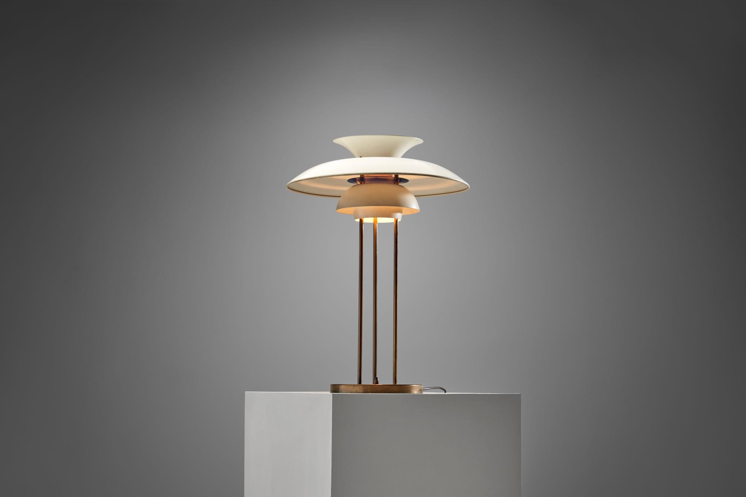 Poul Henningsen “PH-5” Table Lamp for Louis Poulsen, Denmark, 1958 In Good Condition In Utrecht, NL