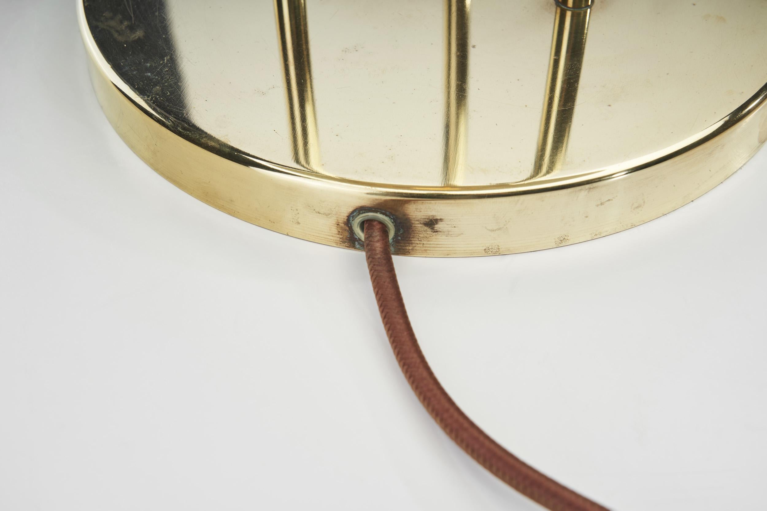 Poul Henningsen “PH-5” Table Lamp for Louis Poulsen, Denmark, 1960s For Sale 8