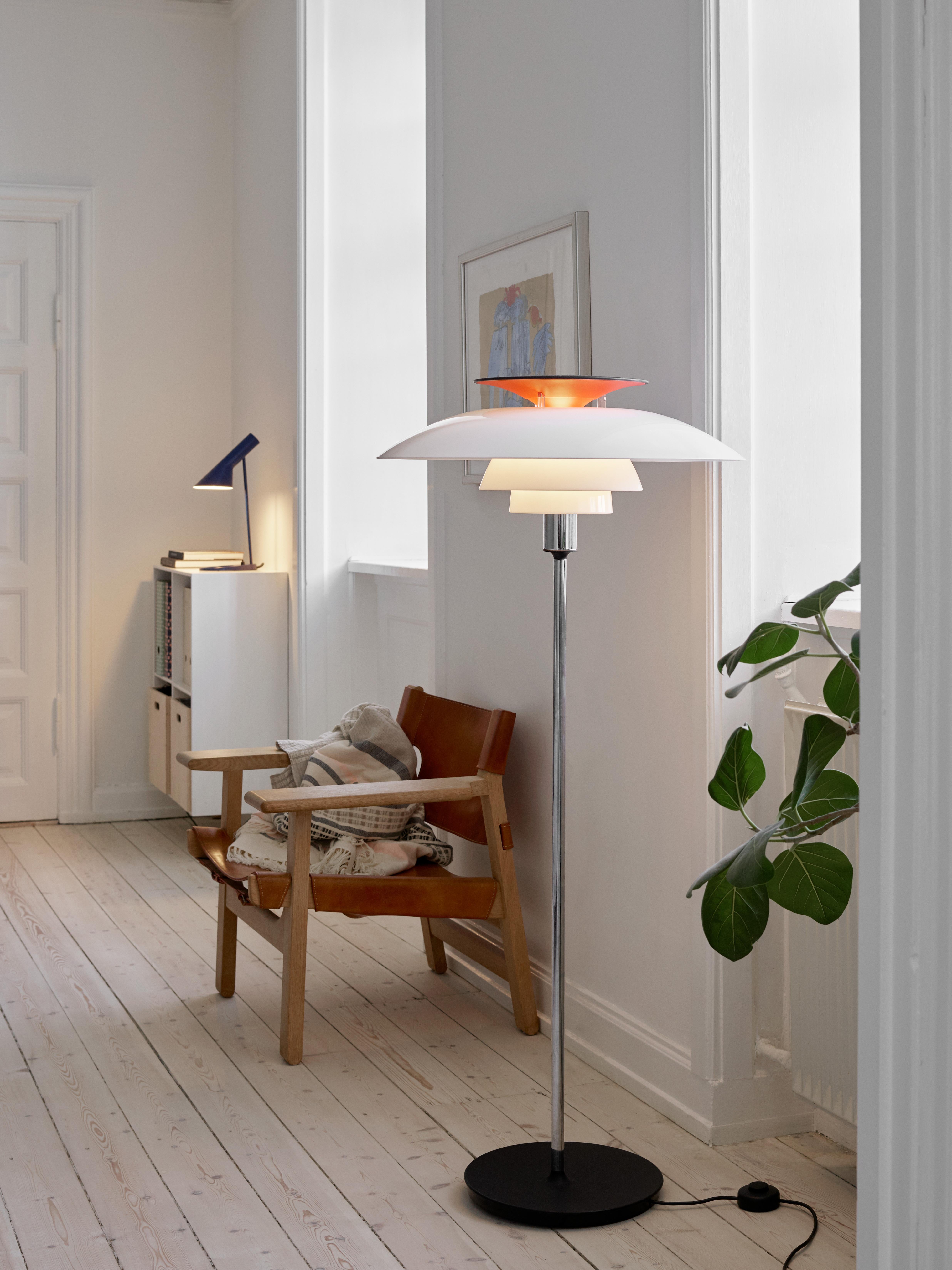 Poul Henningsen 'PH 80' Floor Lamp for Louis Poulsen in Black and White For Sale 6