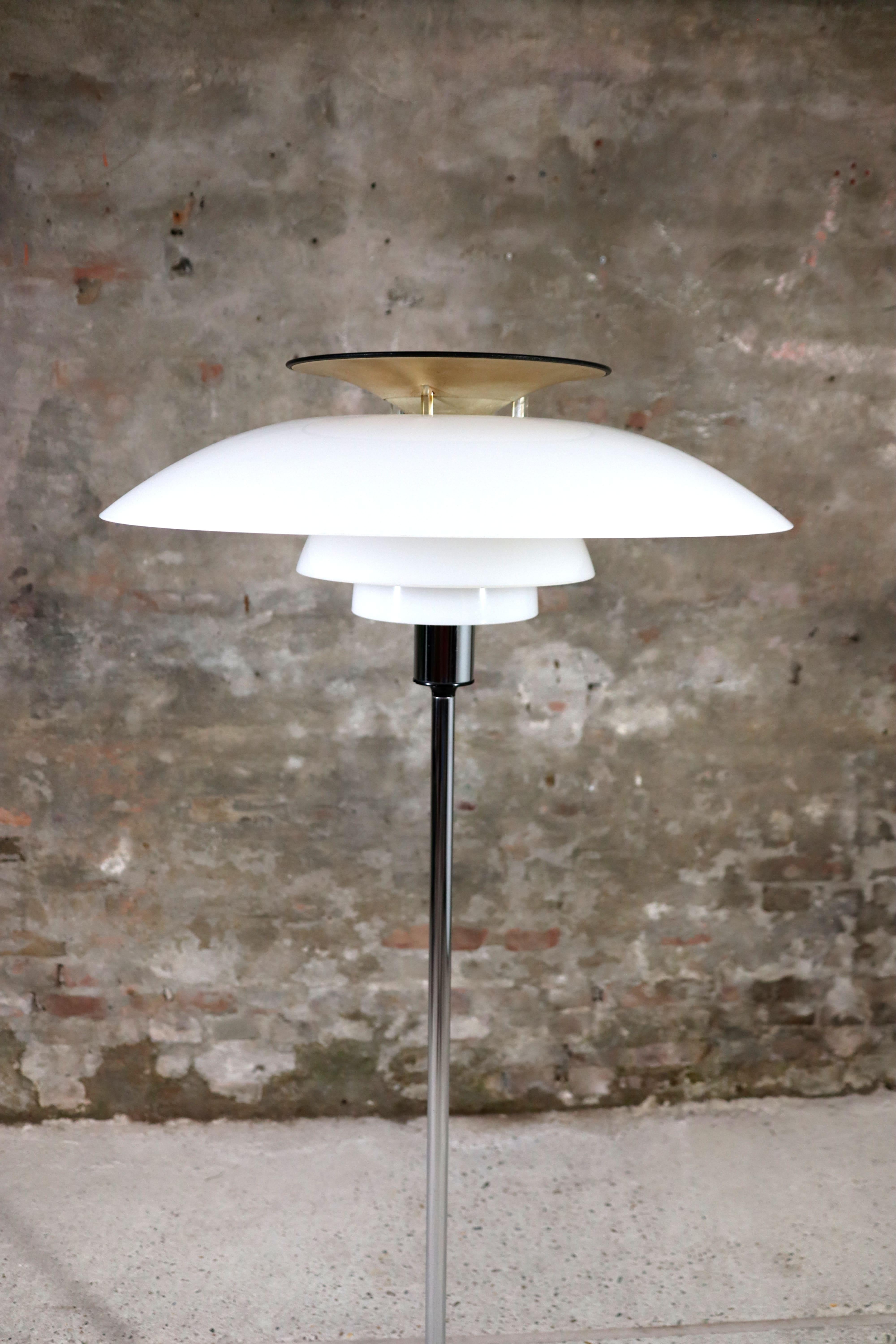 European Poul Henningsen – PH 80 – Floor lamp – Louis Poulsen – 1974 For Sale