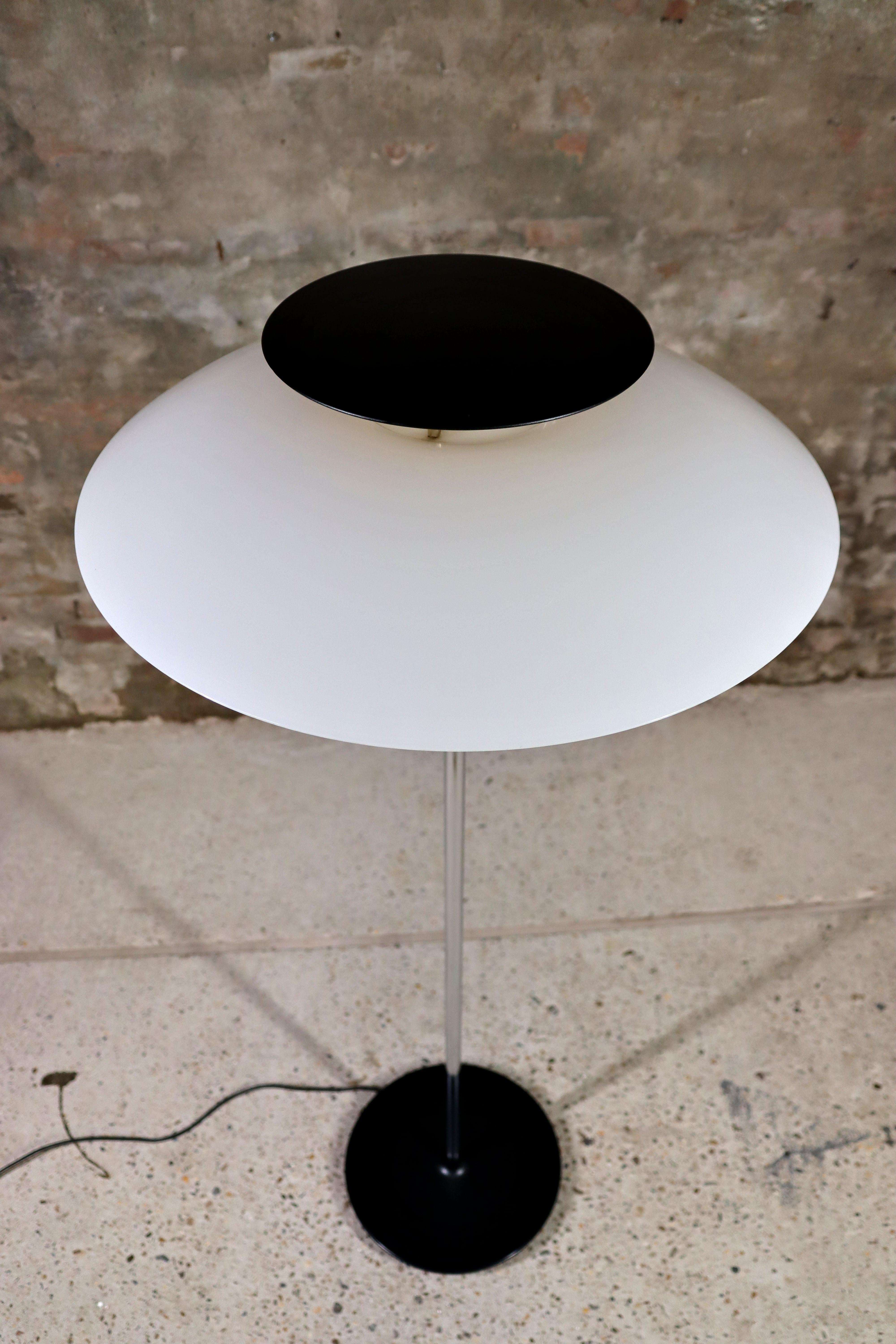 Late 20th Century Poul Henningsen – PH 80 – Floor lamp – Louis Poulsen – 1974 For Sale