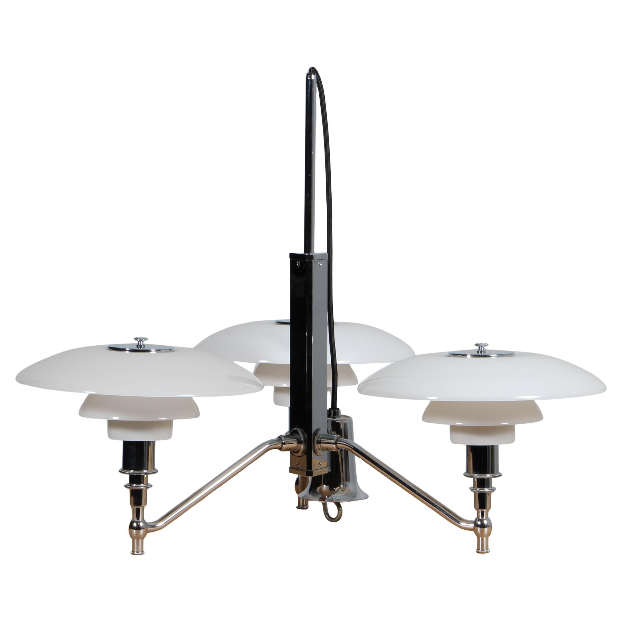 Poul Henningsen "PH Akademikrone" Chandelier en venta