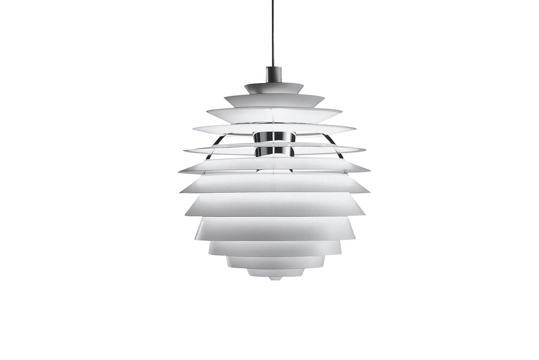 The fixture provides 100% glare-free light. The geometrical, spherical design is based on the principle of illuminating all surfaces at the same angle. This ensures uniform light around the fixture, illuminating both walls and ceiling. Matte painted