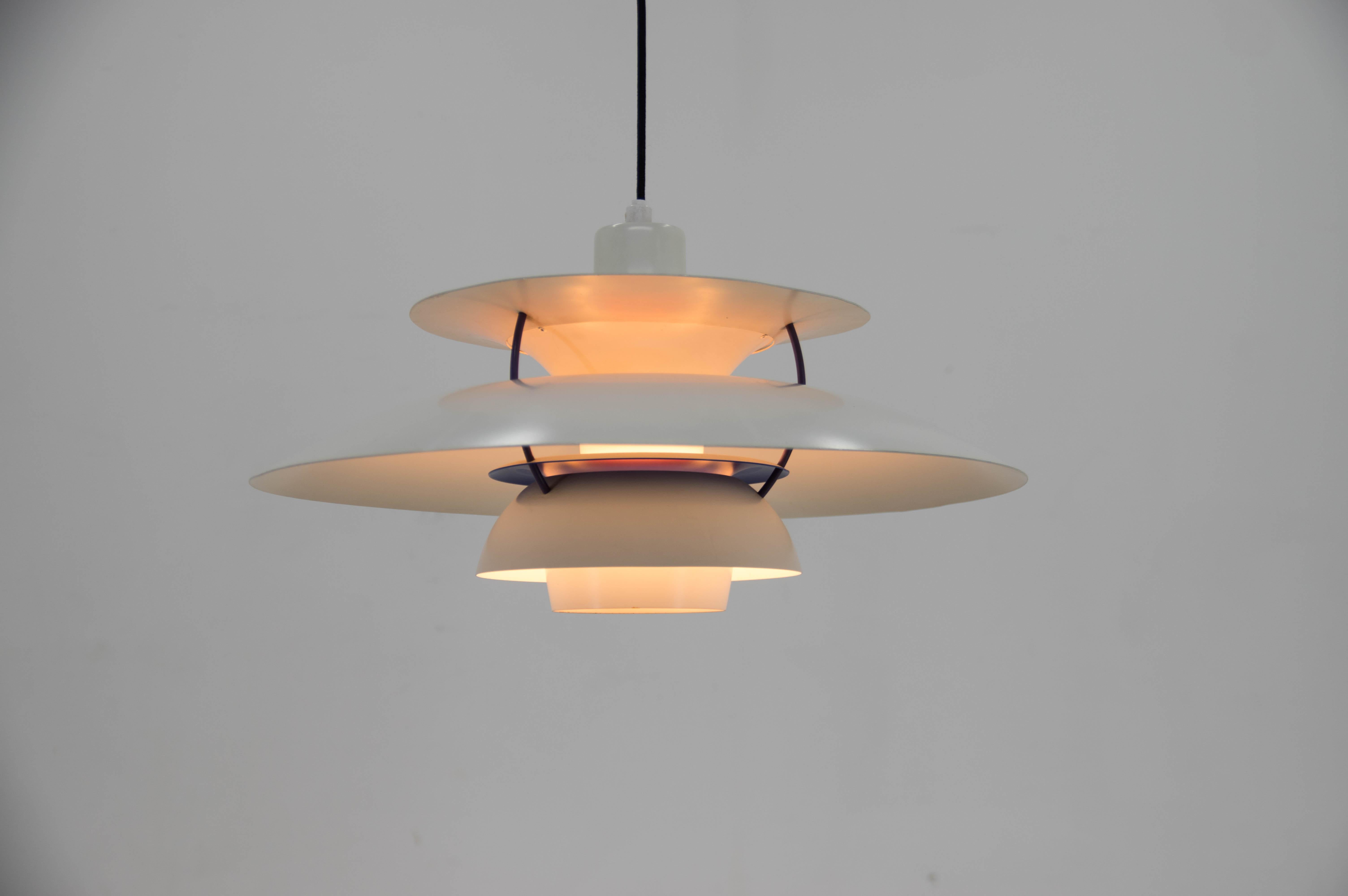 One of the most famous light by Poul Henningsen, designed for Louis Poulsen, Denmark. Very good original condition. 
1x100W, E25-E27 bulb
US wiring compatible.