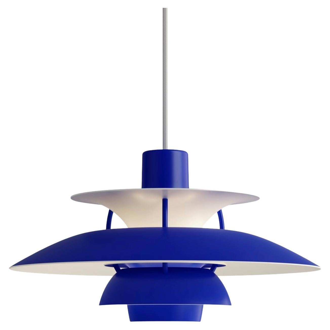 Mini pendentif PH5 Poul Henningsen en bleu monochrome pour Louis Poulsen