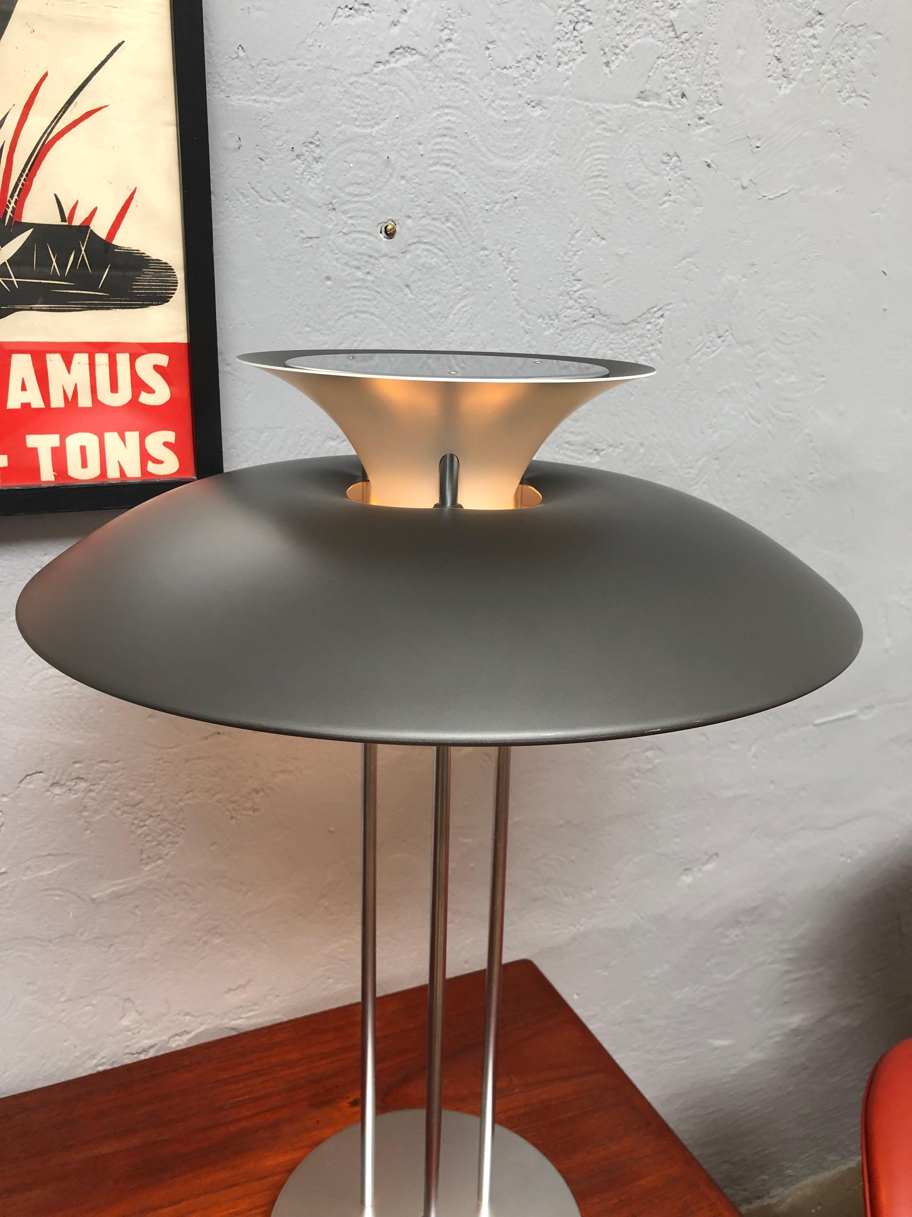 Poul Henningsen PH5 Table Lamp from 1994 by Louis Poulsen of Denmark In Good Condition In Søborg, DK