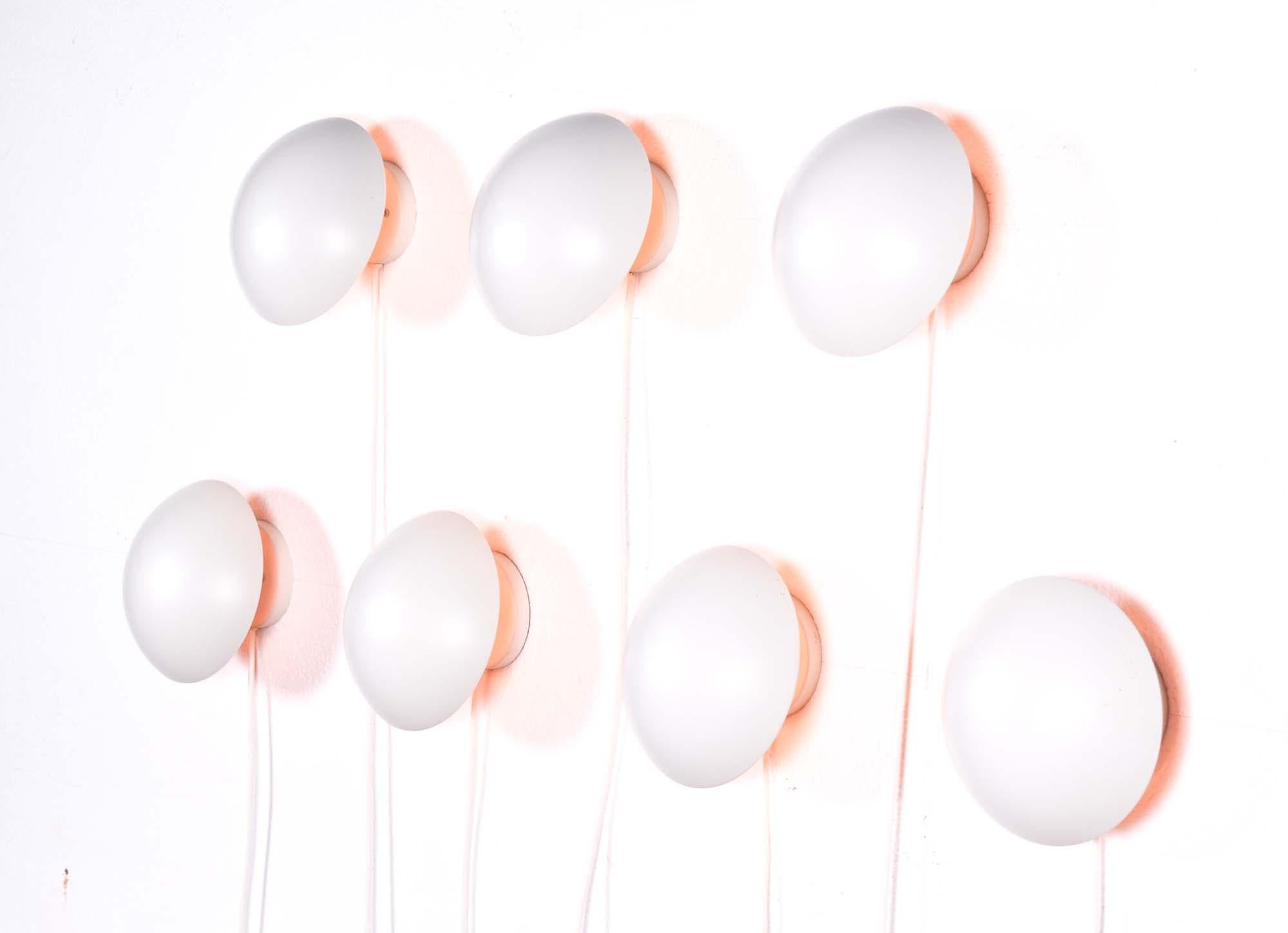 Mid-Century moderno Poul Henningsen, Set di sette lampade da parete a cappello, Louis Poulsen in vendita