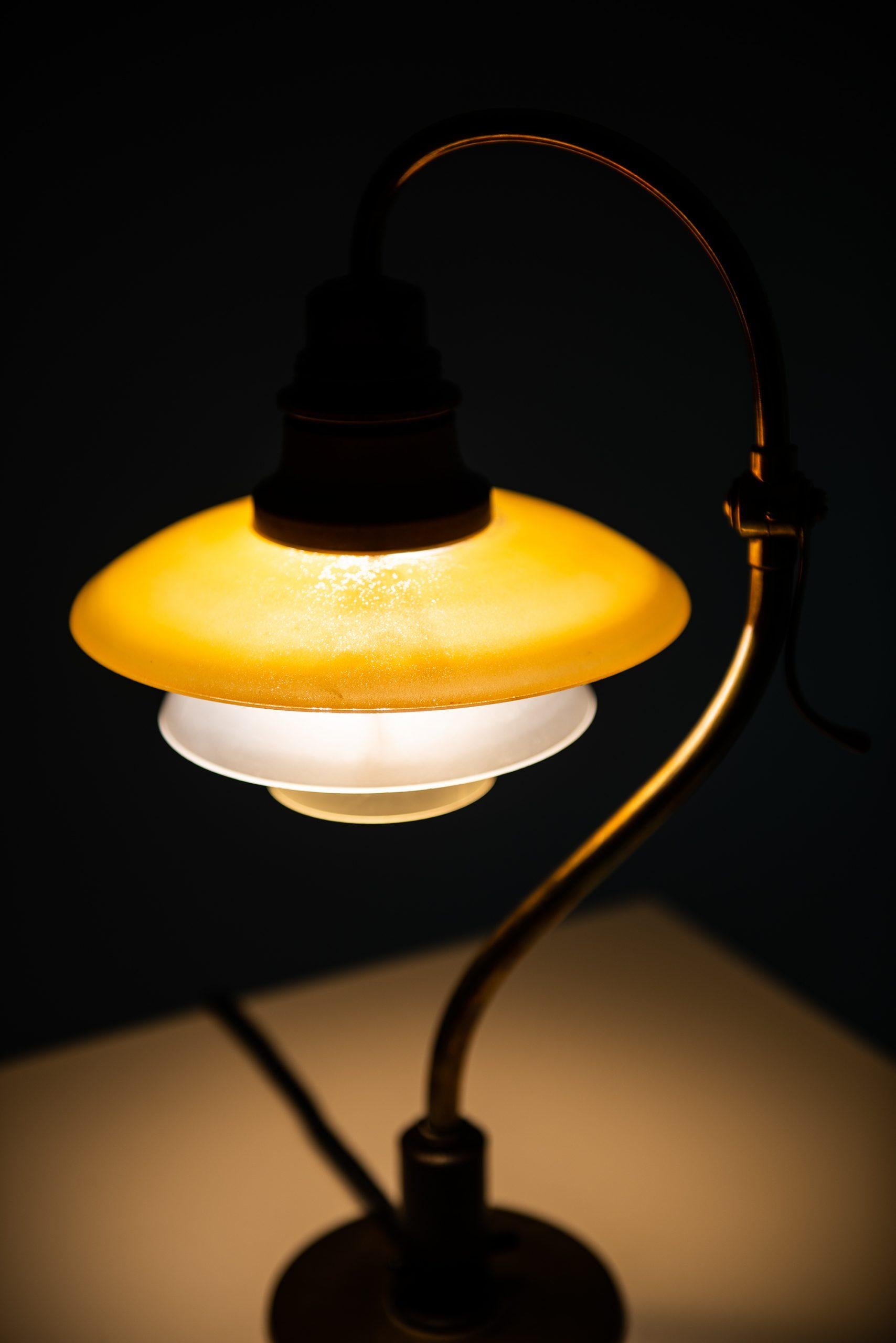 Poul Henningsen Table Lamp Model PH-2/2 Produced by Louis Poulsen in Denmark For Sale 1