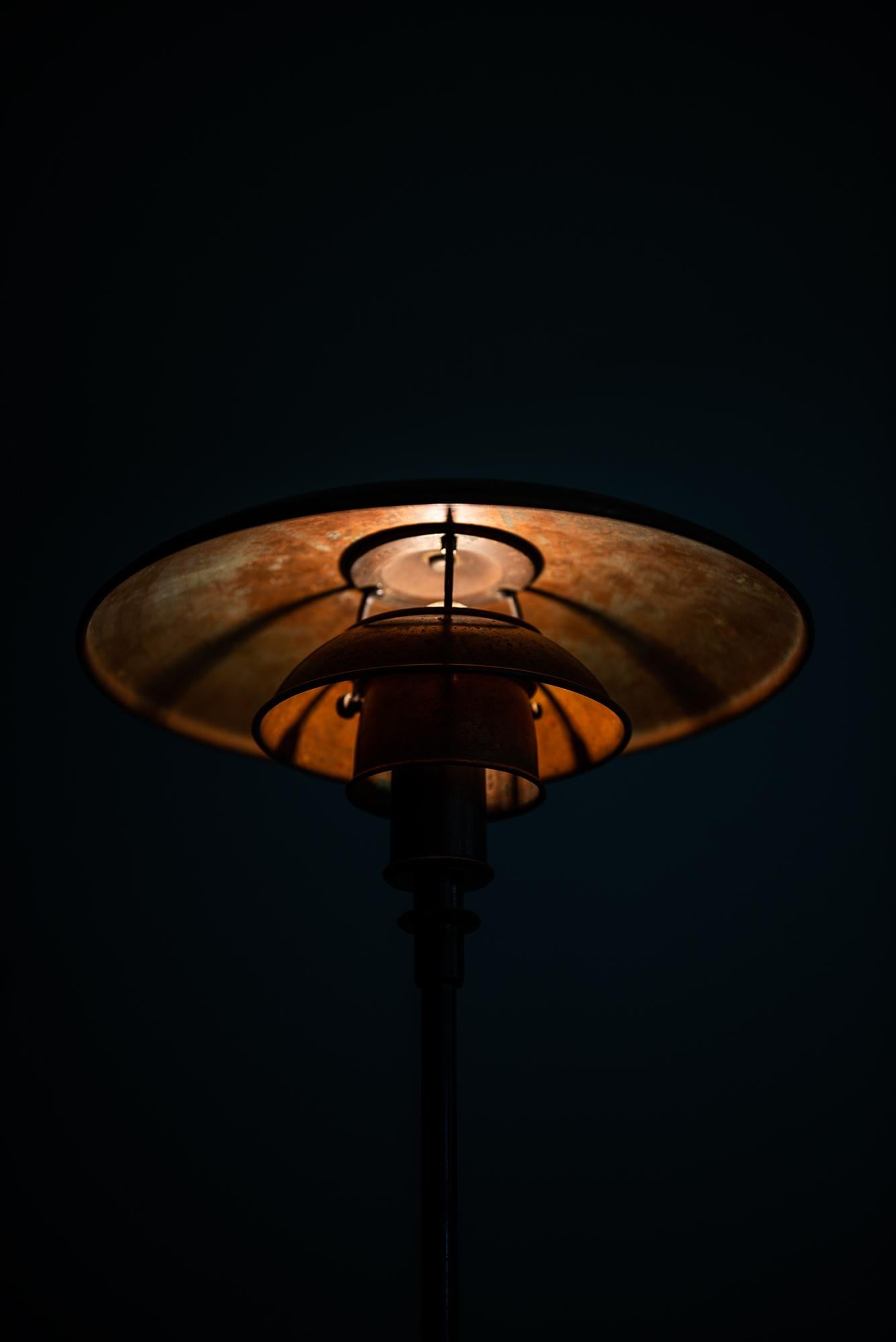 Poul Henningsen Table Lamp Model PH-3/2 in Copper by Louis Poulsen in Denmark 6