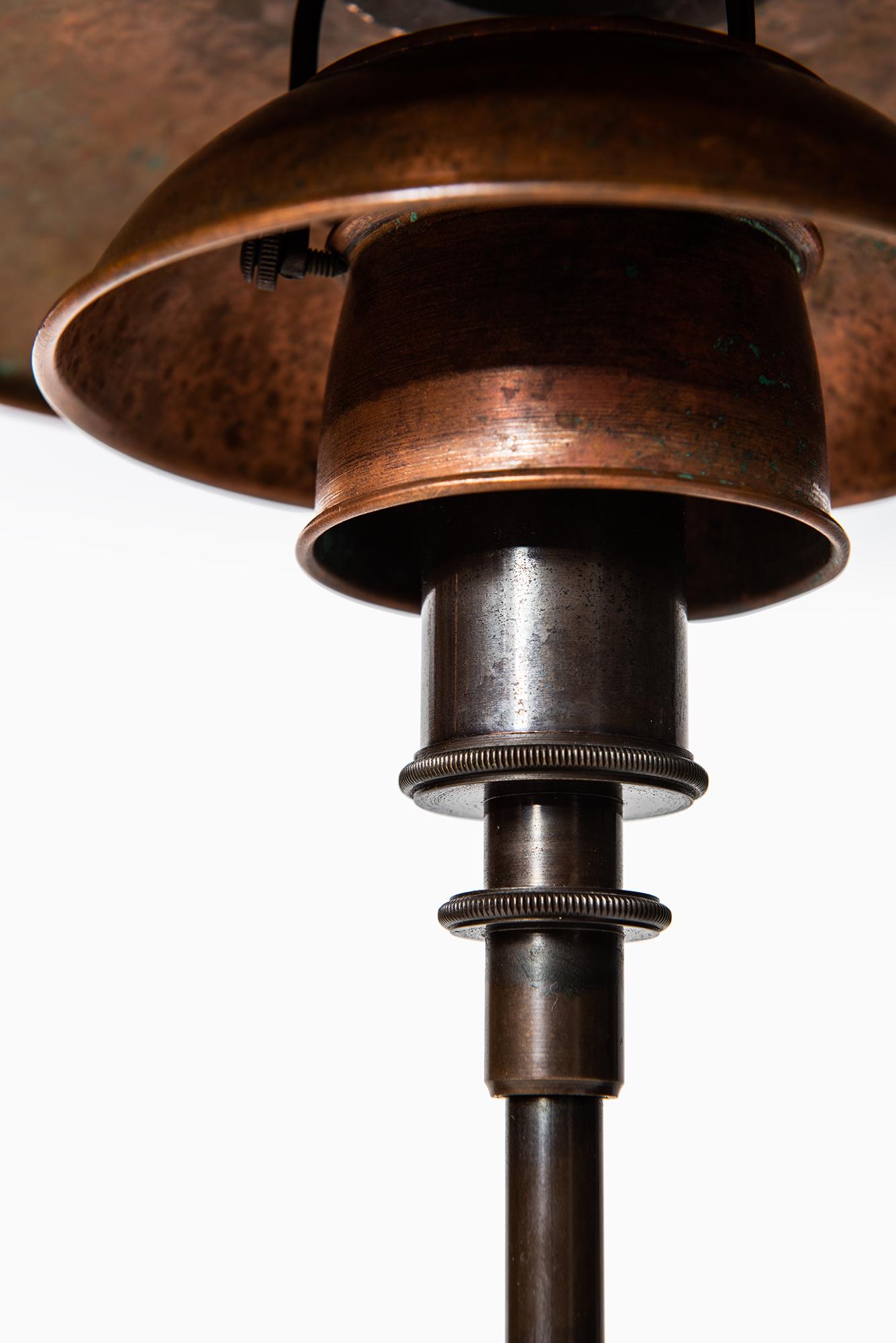 Danish Poul Henningsen Table Lamp Model PH-3/2 in Copper by Louis Poulsen in Denmark