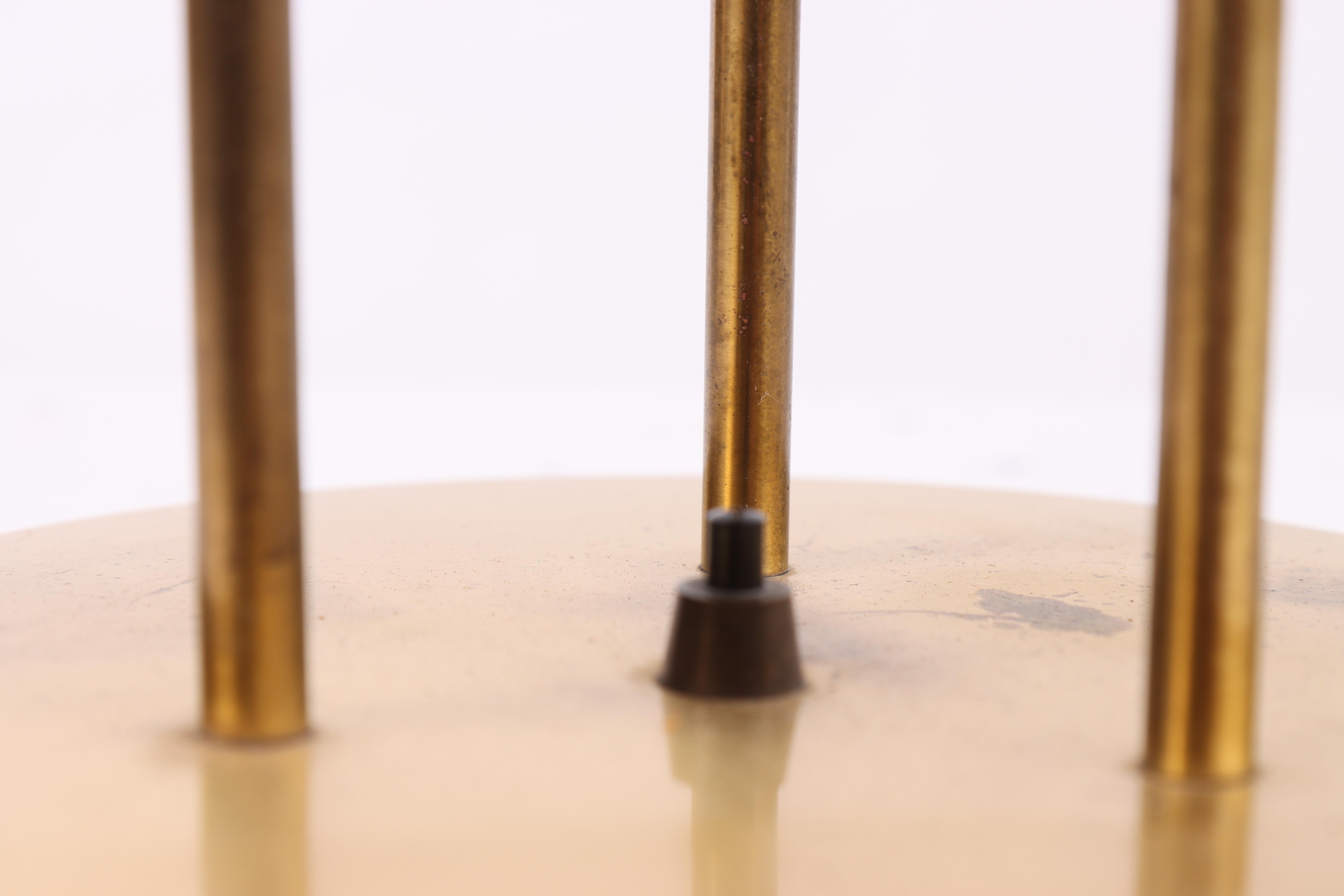 Poul Henningsen Table Lamp with Lacquered Shades and Brass Frame, Louis Poulsen In Good Condition For Sale In Lejre, DK