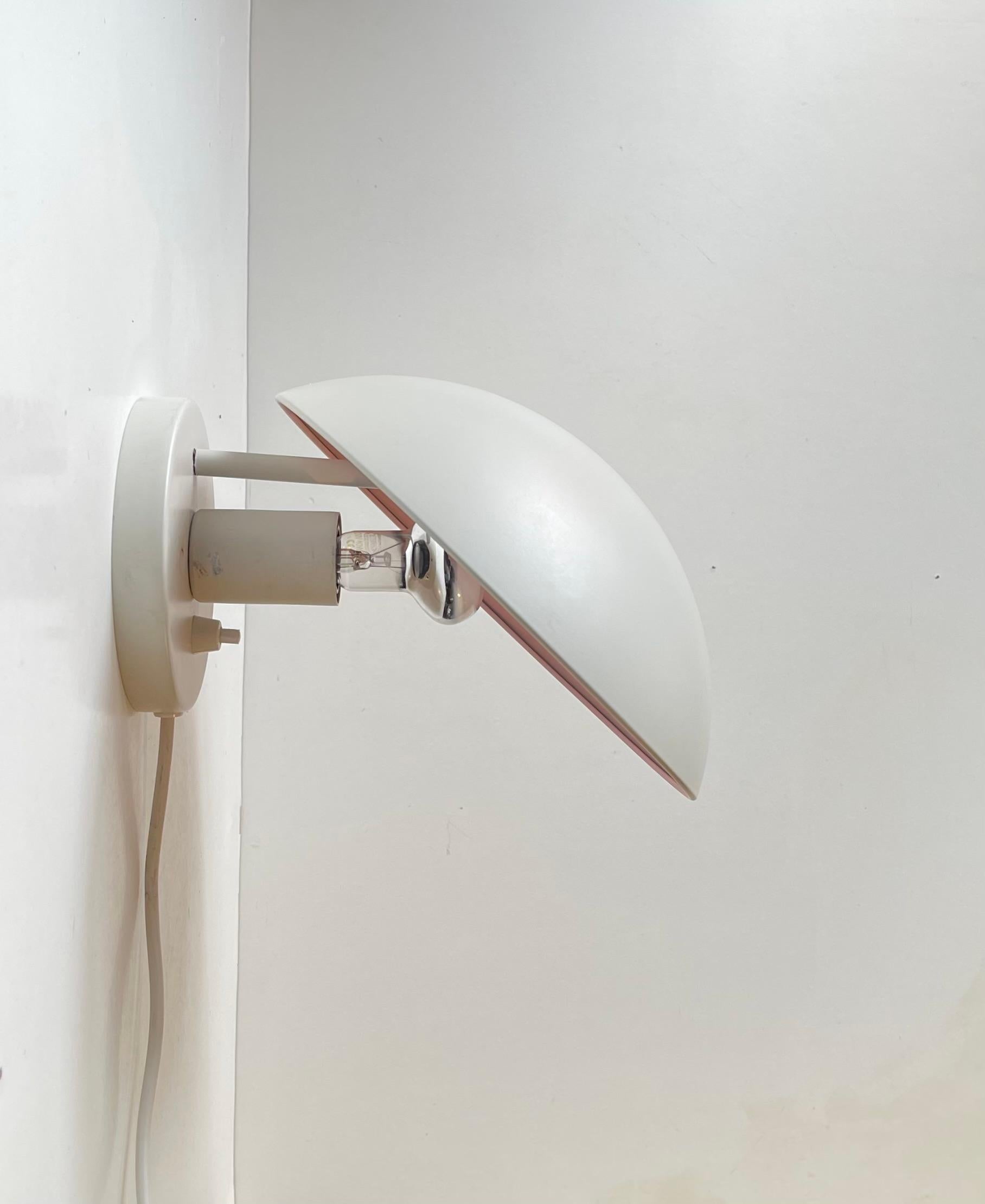 Métal Applique murale PH-Hat blanche et rose Poul Henningsen pour Louis Poulsen en vente