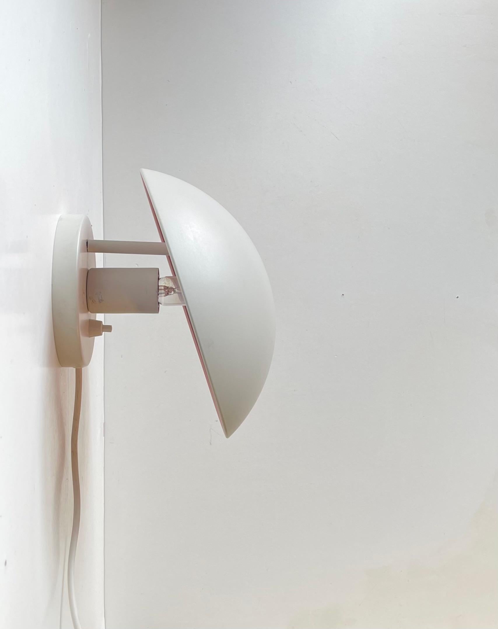 Applique murale PH-Hat blanche et rose Poul Henningsen pour Louis Poulsen en vente 1