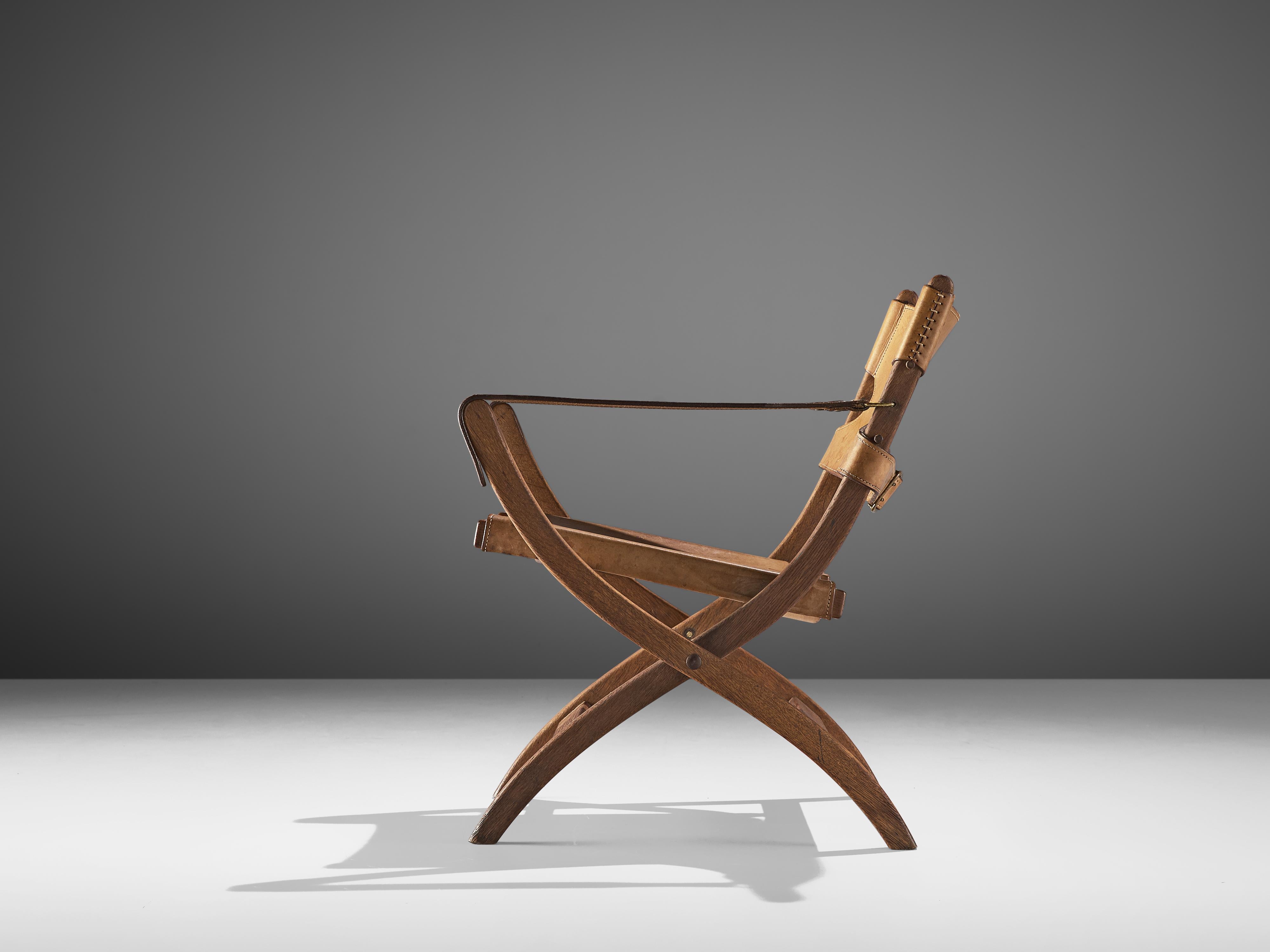 Poul Hundevad Armchair Model 'Campaign' X-Chair in Oak and Leather 2