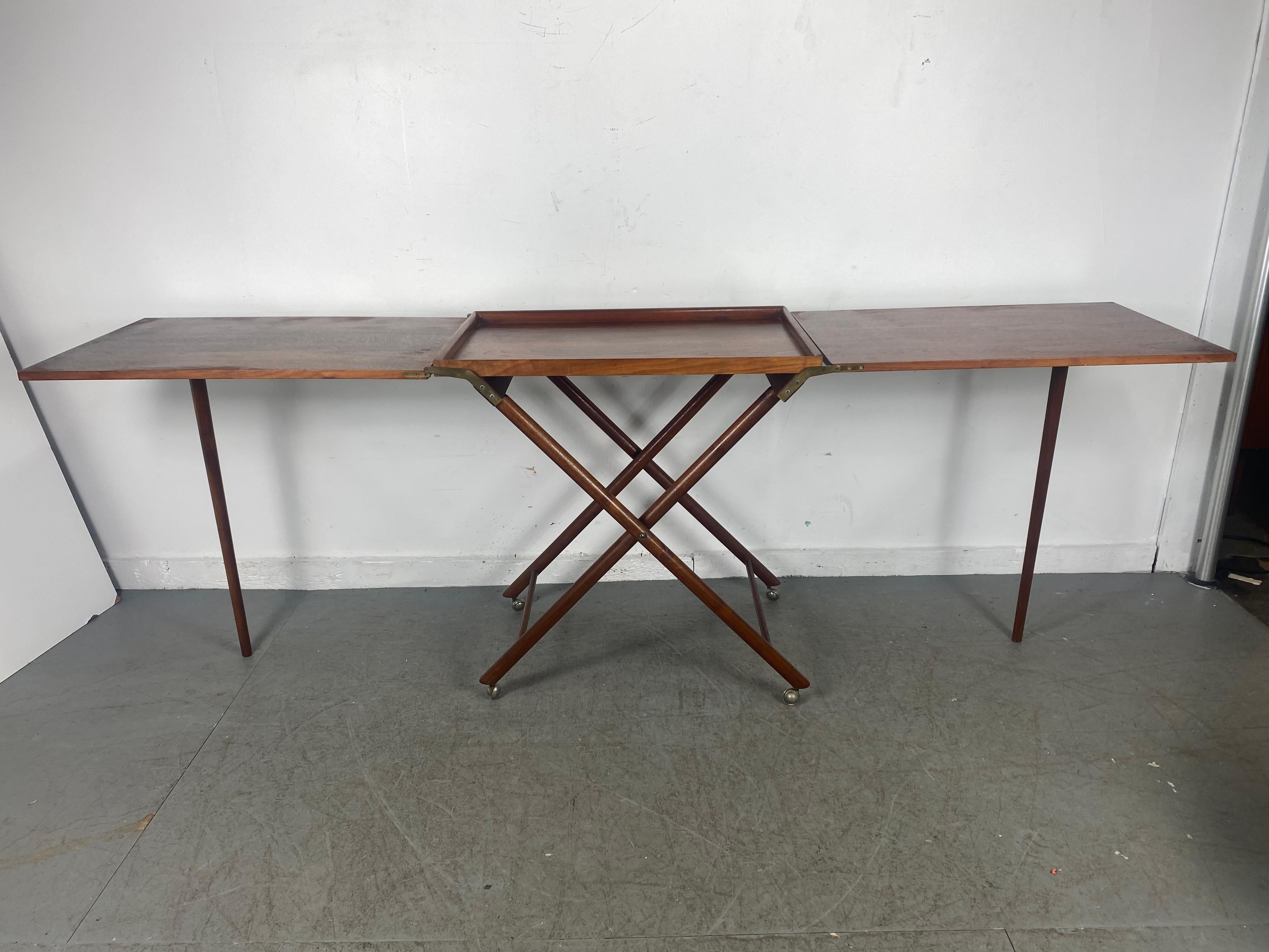 Poul Hundevad Attribut. The Moderns Modern Rolling Bar Cart /Serving Console en vente 5