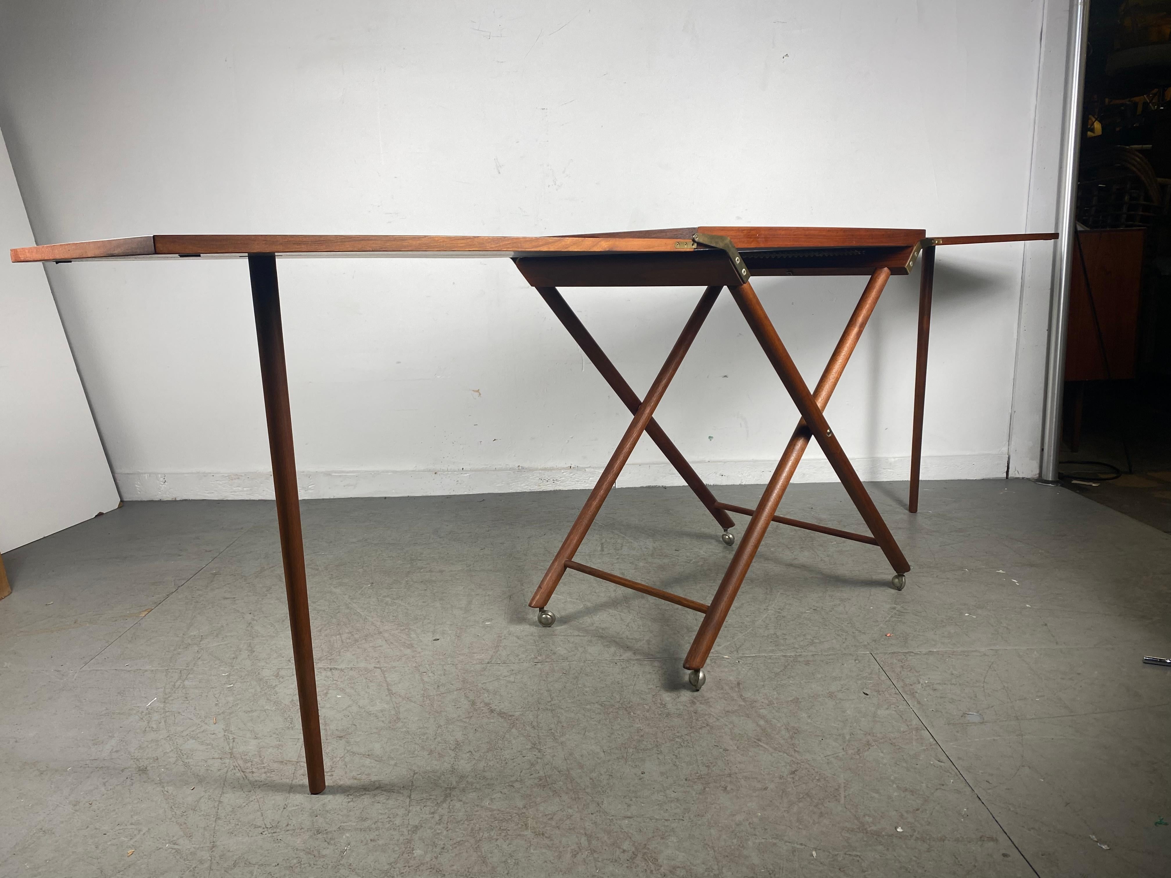 Poul Hundevad Attrib. Danish Modern Expanding Rolling Bar Cart /Serving Console For Sale 13