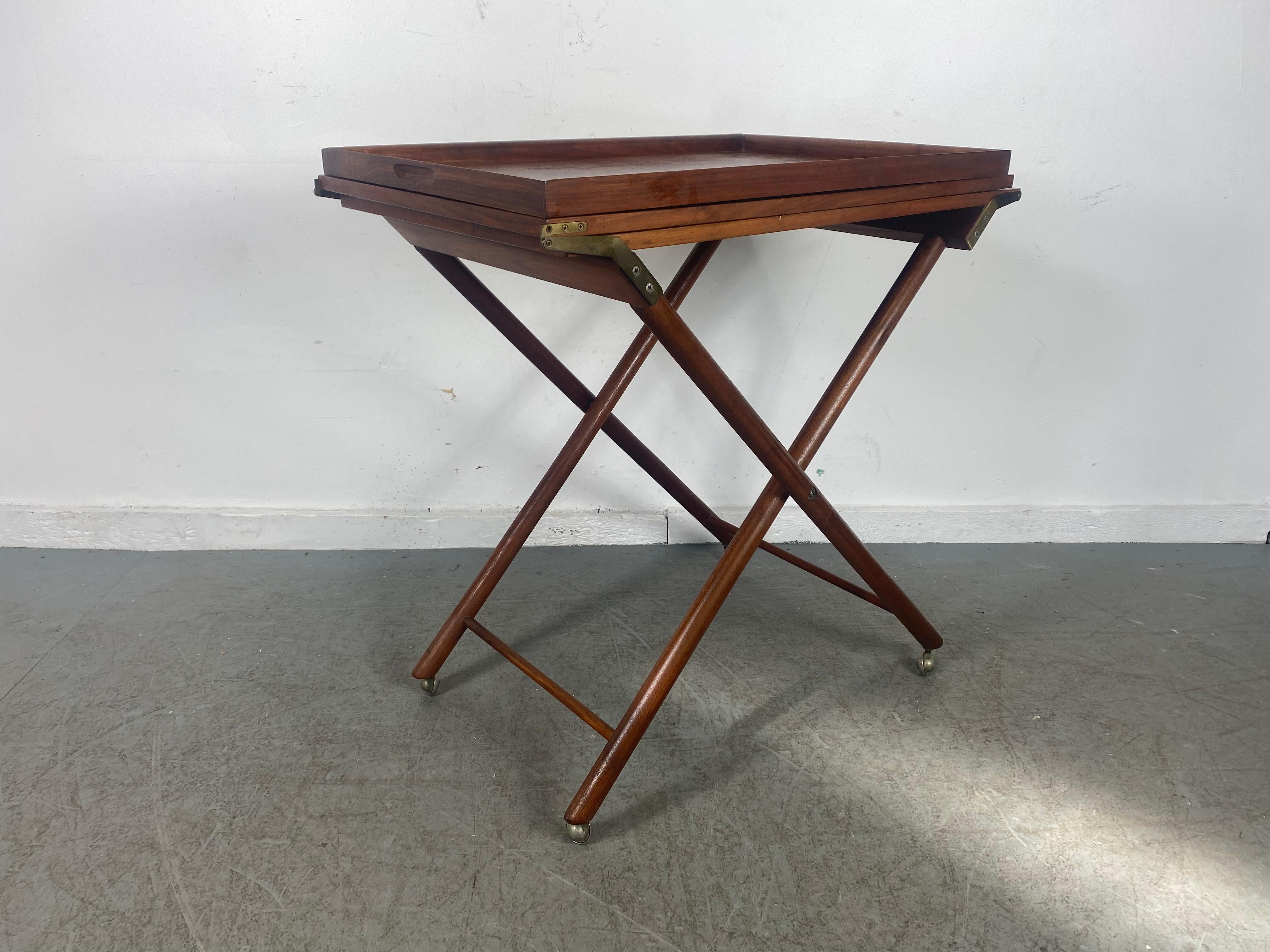 Poul Hundevad Attribut. The Moderns Modern Rolling Bar Cart /Serving Console Bon état - En vente à Buffalo, NY
