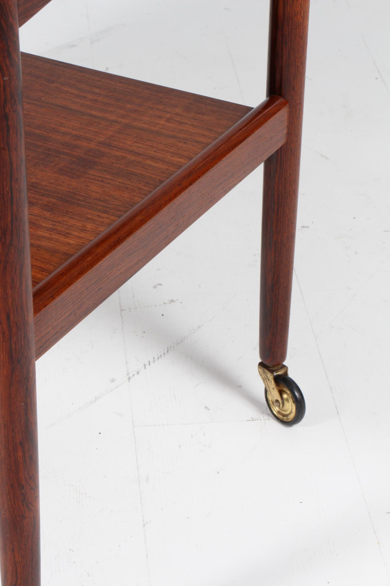 Danish Poul Hundevad bar cart in partly solid rosewood, 1960's Denmark. For Sale