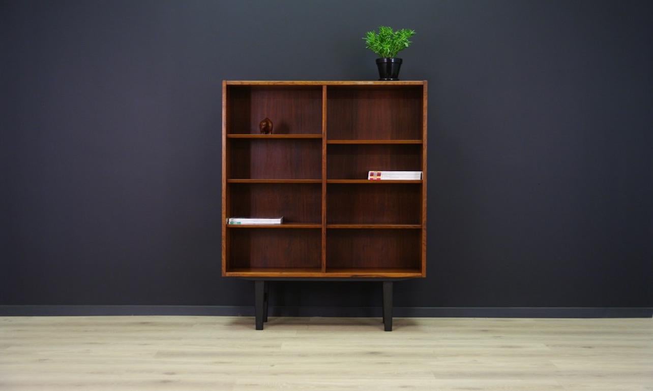 Bookcase from the 1960s-1970s - Danish design, a form created by Danish designer Poul Hundevad for the Hundevad & Co. manufactory. The surface is veneered with a rosewood. Preserved in good condition (small dings and scratches, filled veneer loss) -