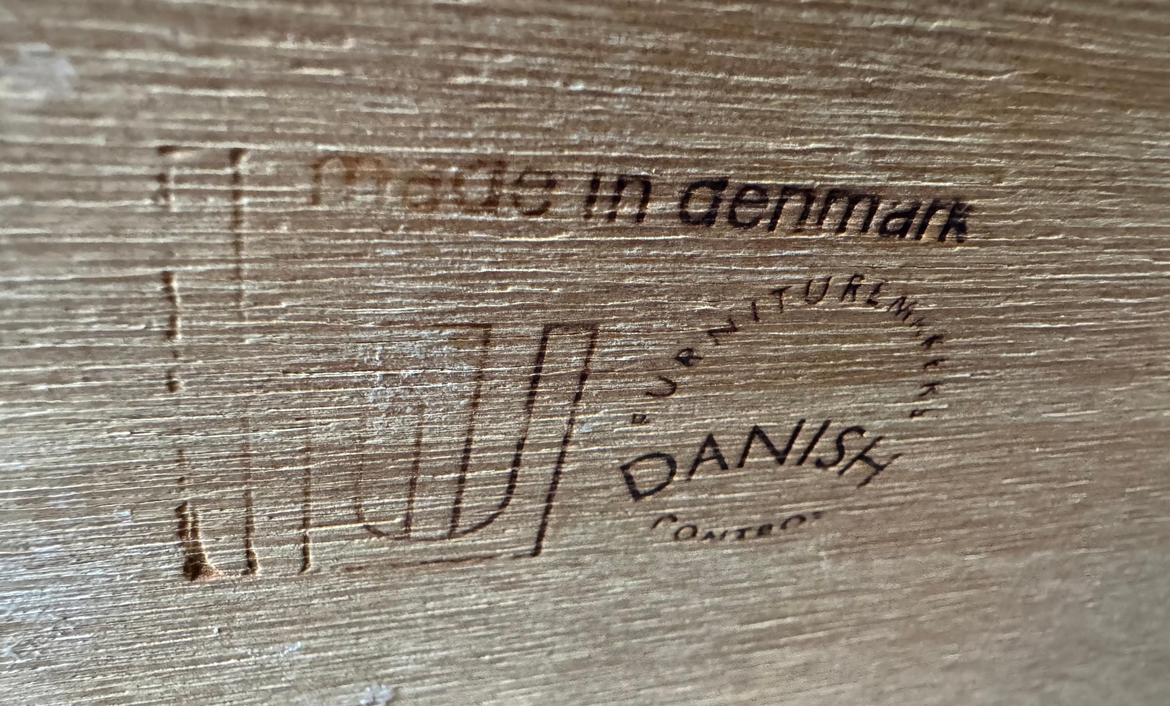 Poul Hundevad Kompaktes Europäisches Weißes Eichen Sideboard / Schrank / Dänemark im Angebot 1