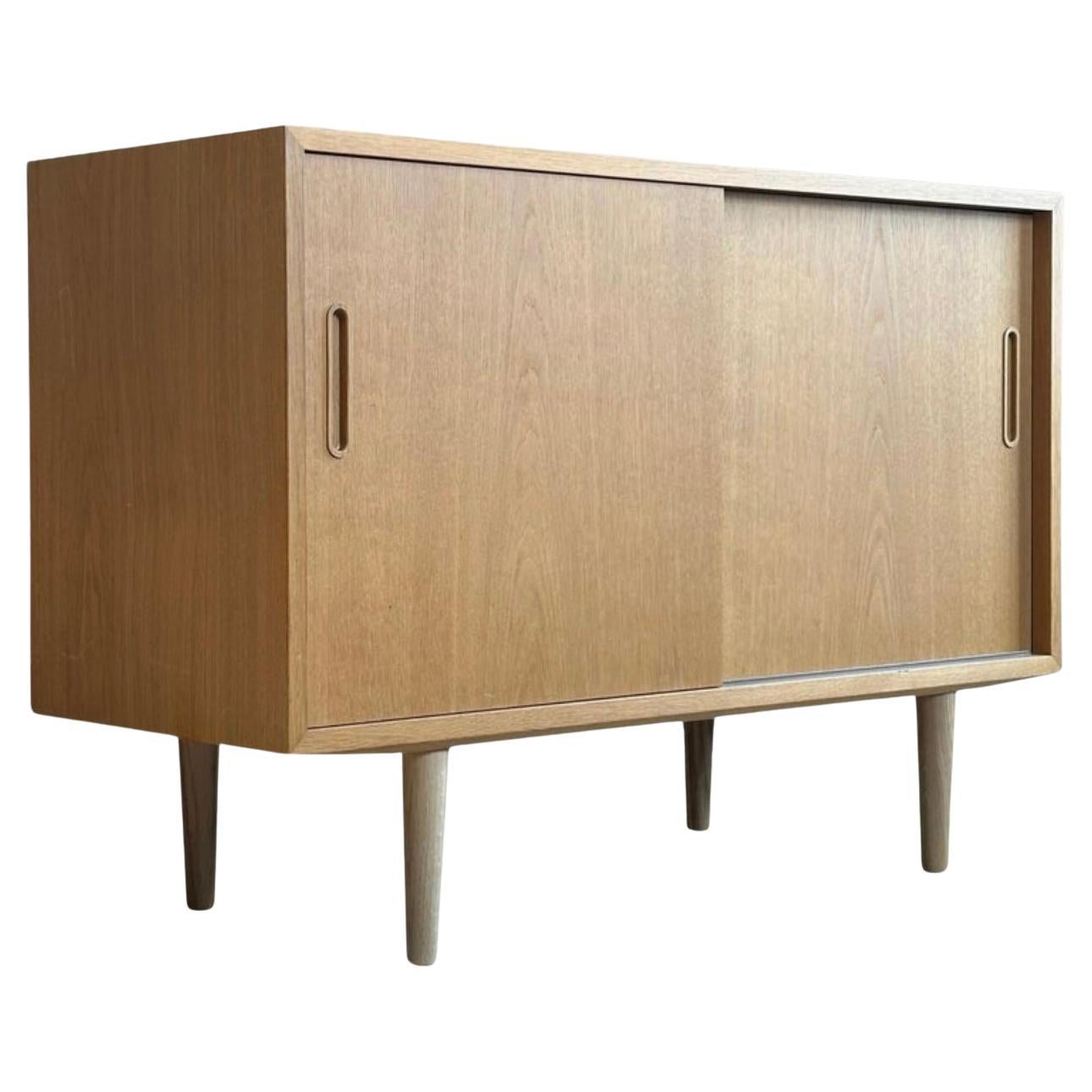 Poul Hundevad Credenza compatta europea in Oak bianco / mobile / Danimarca