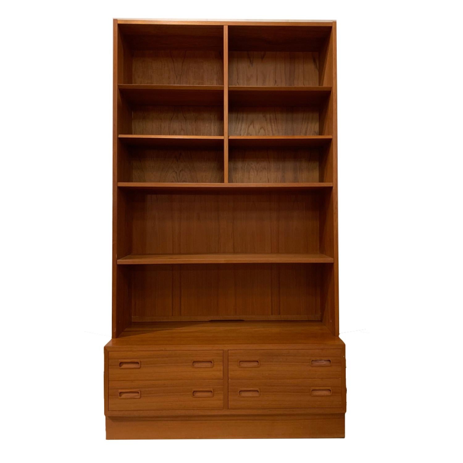 Poul Hundevad Danish Modern Teak Bookcase Shelves, 4-Drawer Chest base