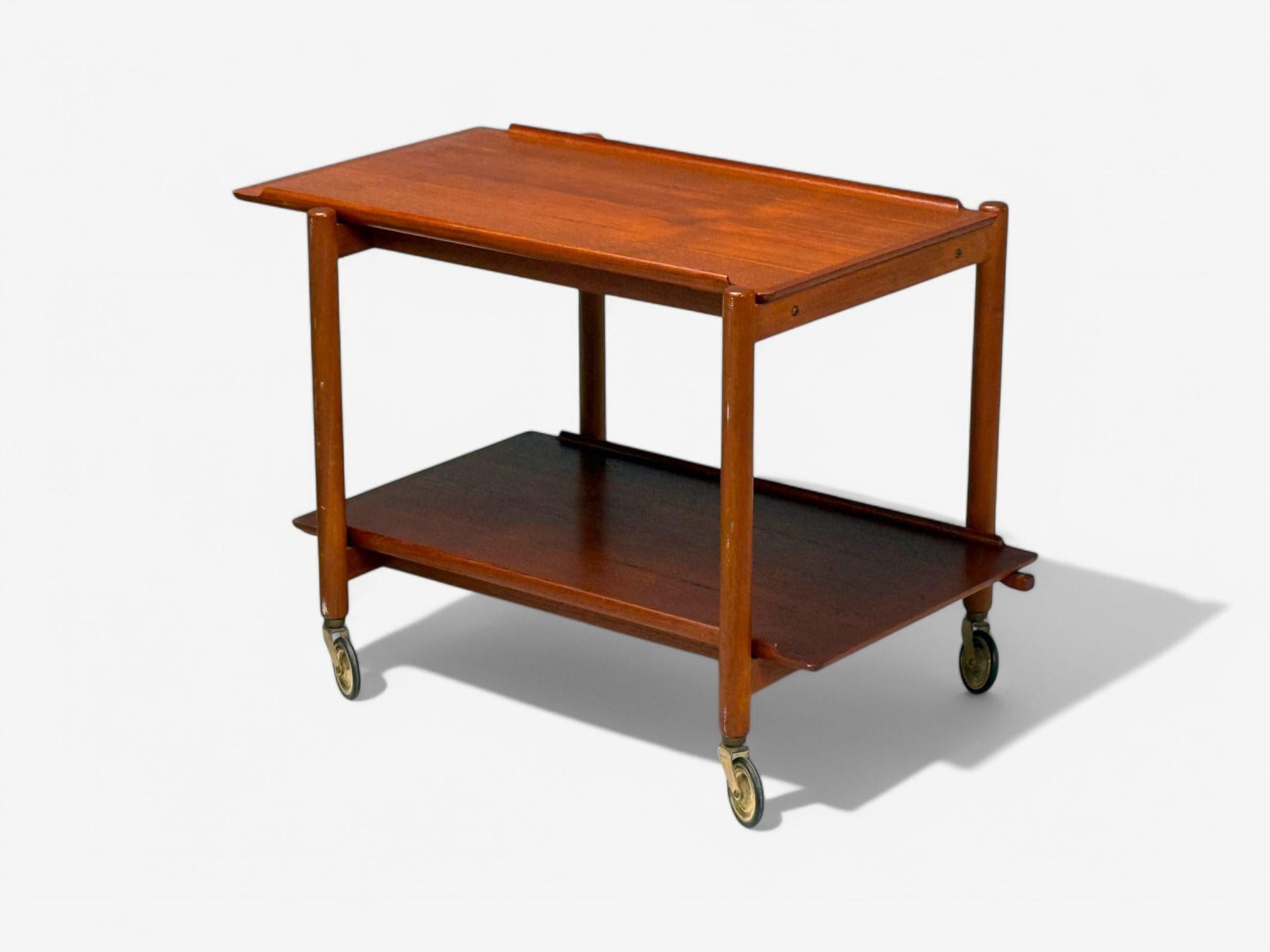Mid-20th Century Poul Hundevad, Danish Modern, Teak, Expandable Bar Carts, Denmark, 1950s For Sale