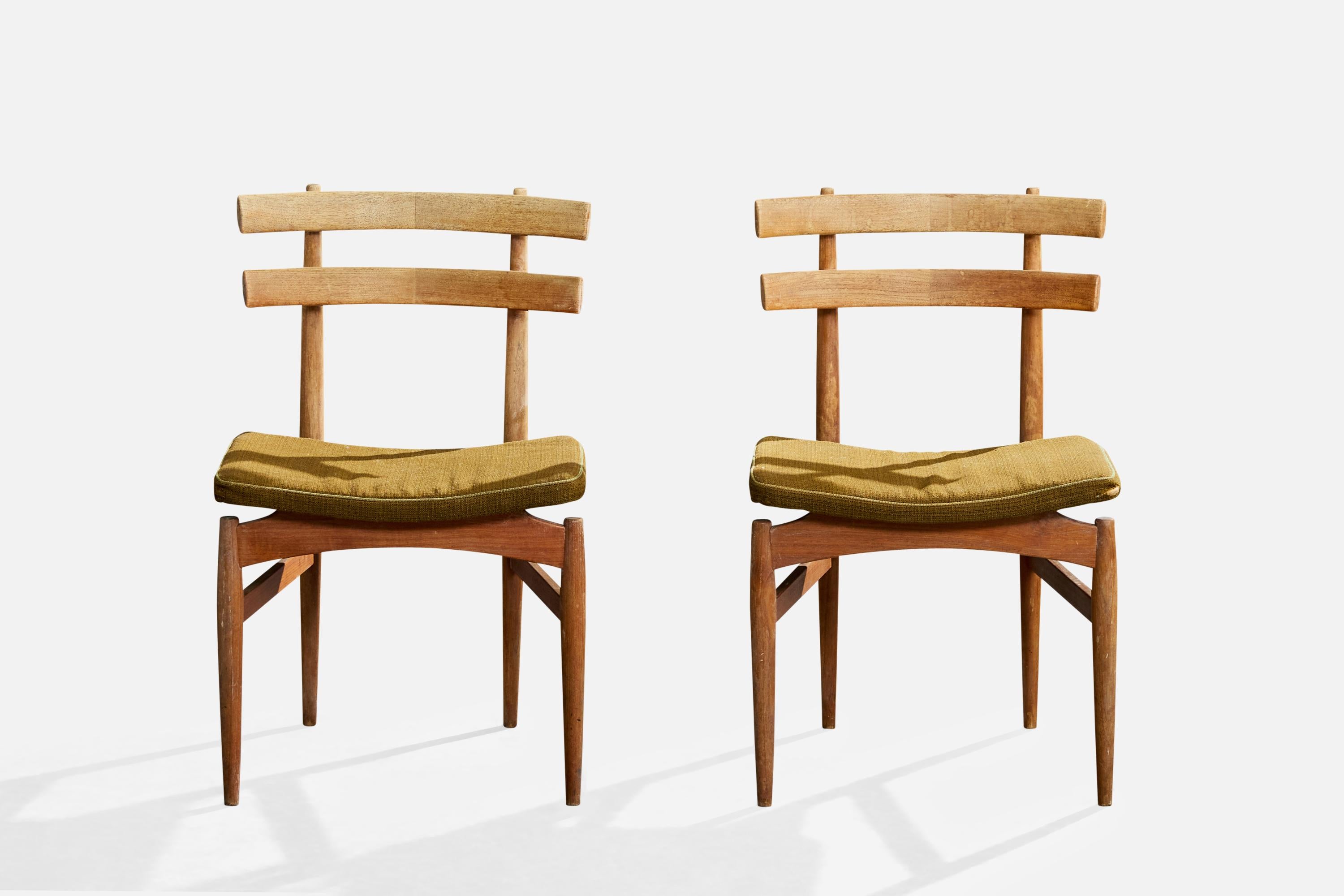 Poul Hundevad, Dining Room Chairs, Teak, Fabric, Denmark, 1958 im Zustand „Relativ gut“ im Angebot in High Point, NC