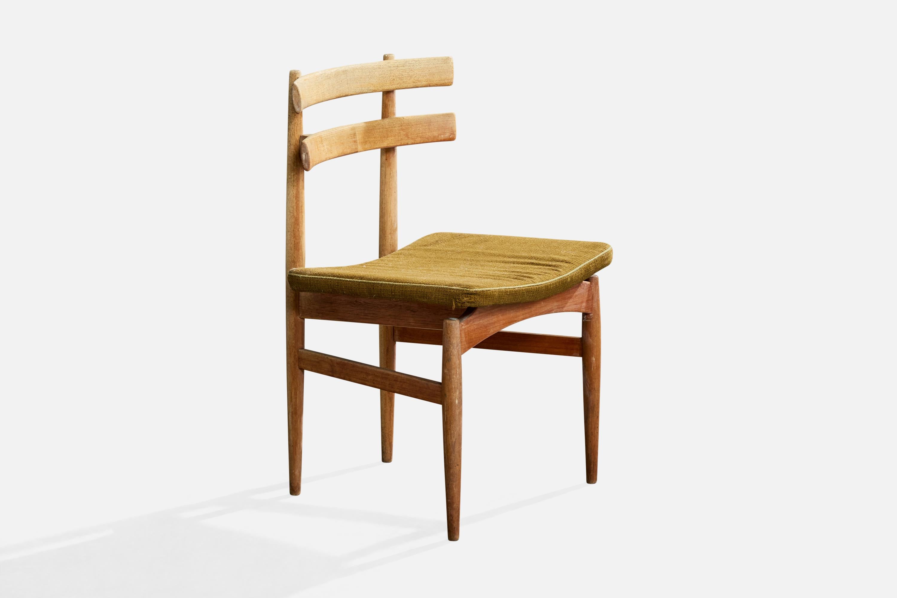 Poul Hundevad, Dining Room Chairs, Teak, Fabric, Denmark, 1958 (Mitte des 20. Jahrhunderts) im Angebot