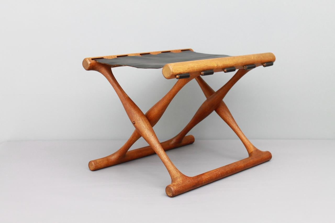 Poul Hundevad Folding Stool, Teak and Leather In Good Condition In Frankfurt / Dreieich, DE