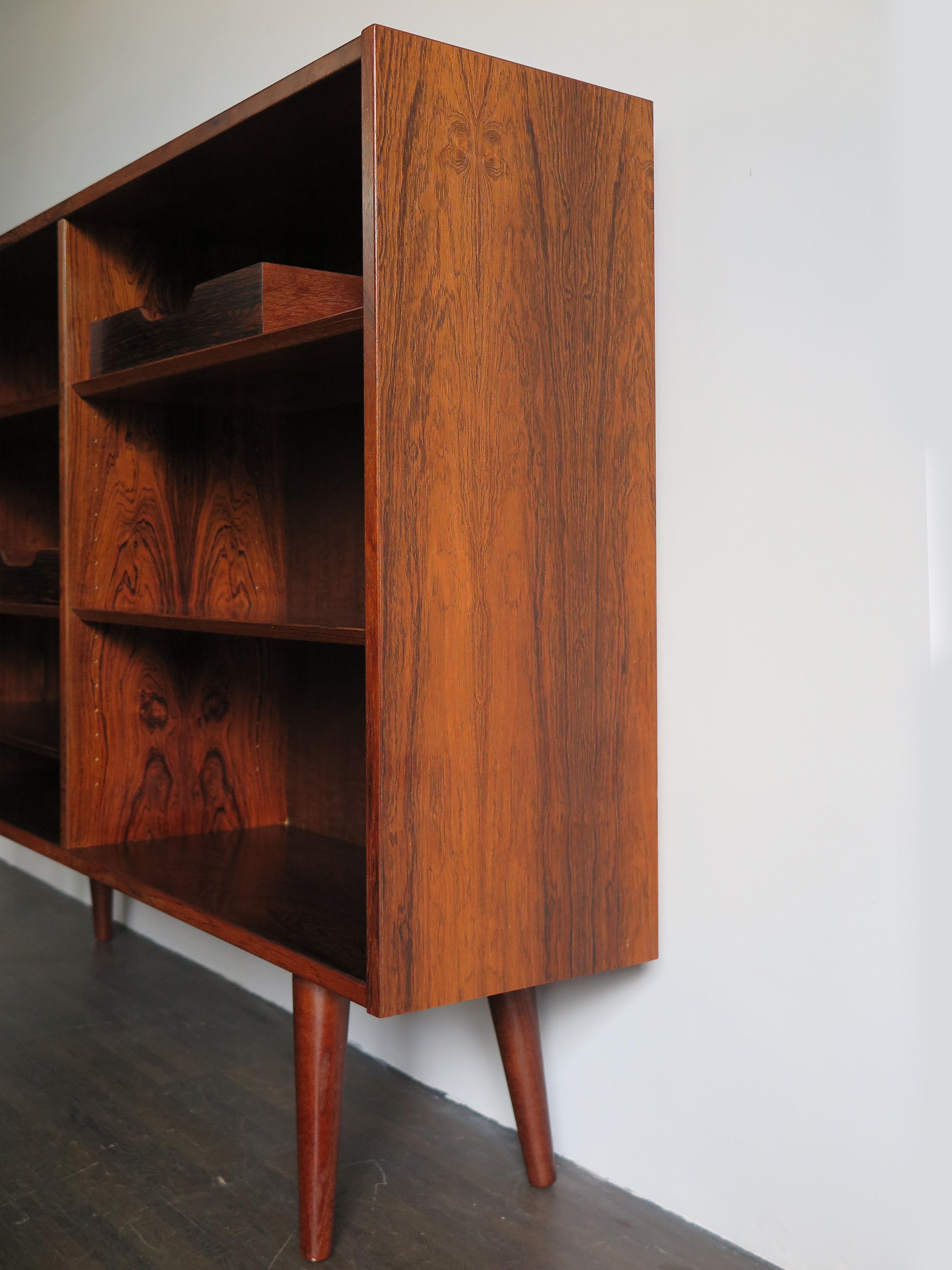 Poul Hundevad for Hundevad Møbelfabrik Dark Wood Scandinavian Bookcase, 1960s In Good Condition In Reggio Emilia, IT