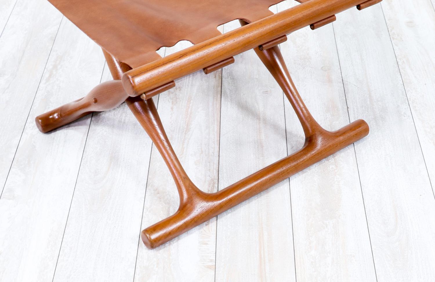 Mid-20th Century Expertly Restored - Poul Hundevad “Gold Hill” Teak & Leather Folding Stool For Sale