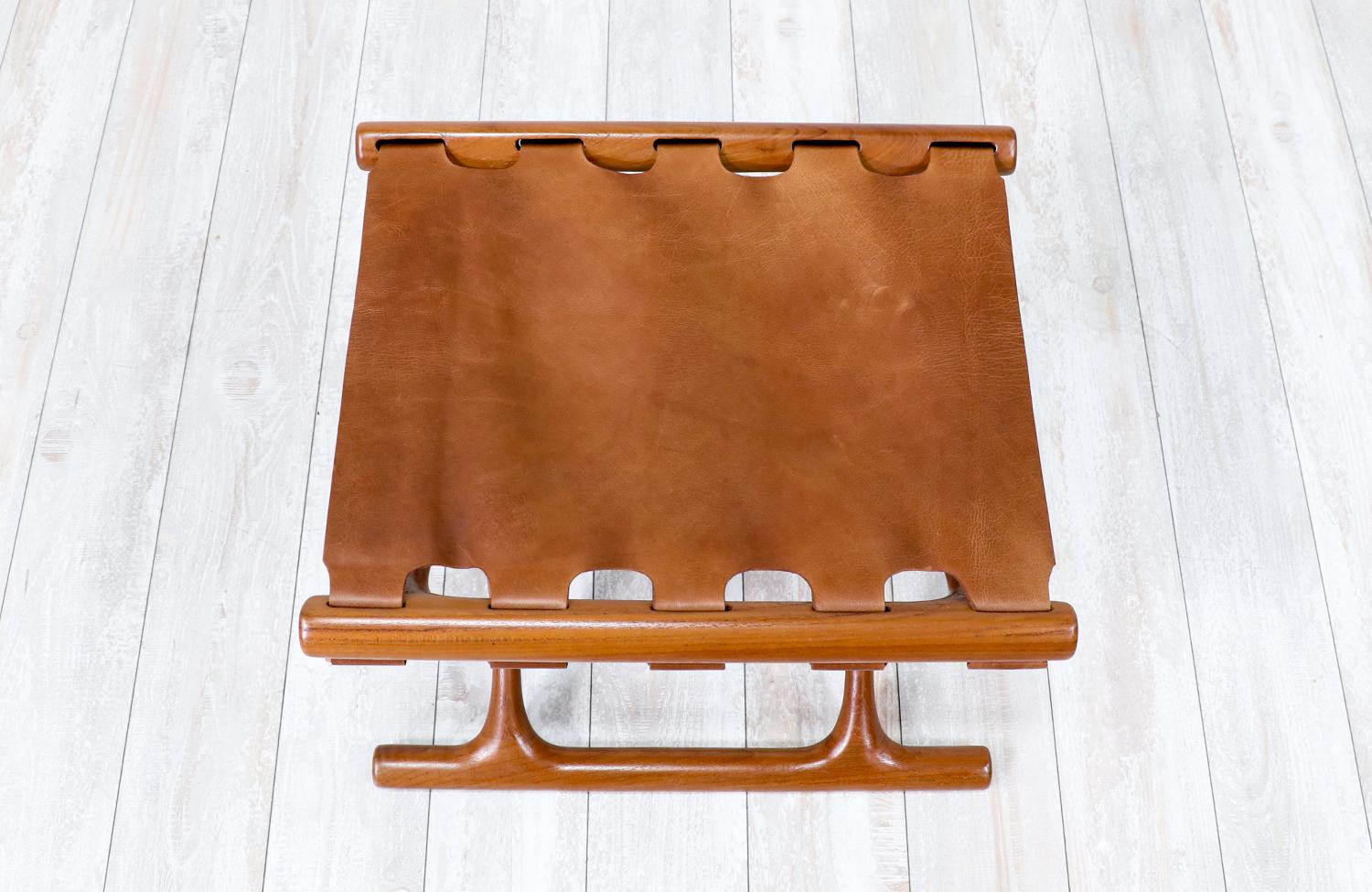Expertly Restored - Poul Hundevad “Gold Hill” Teak & Leather Folding Stool For Sale 2