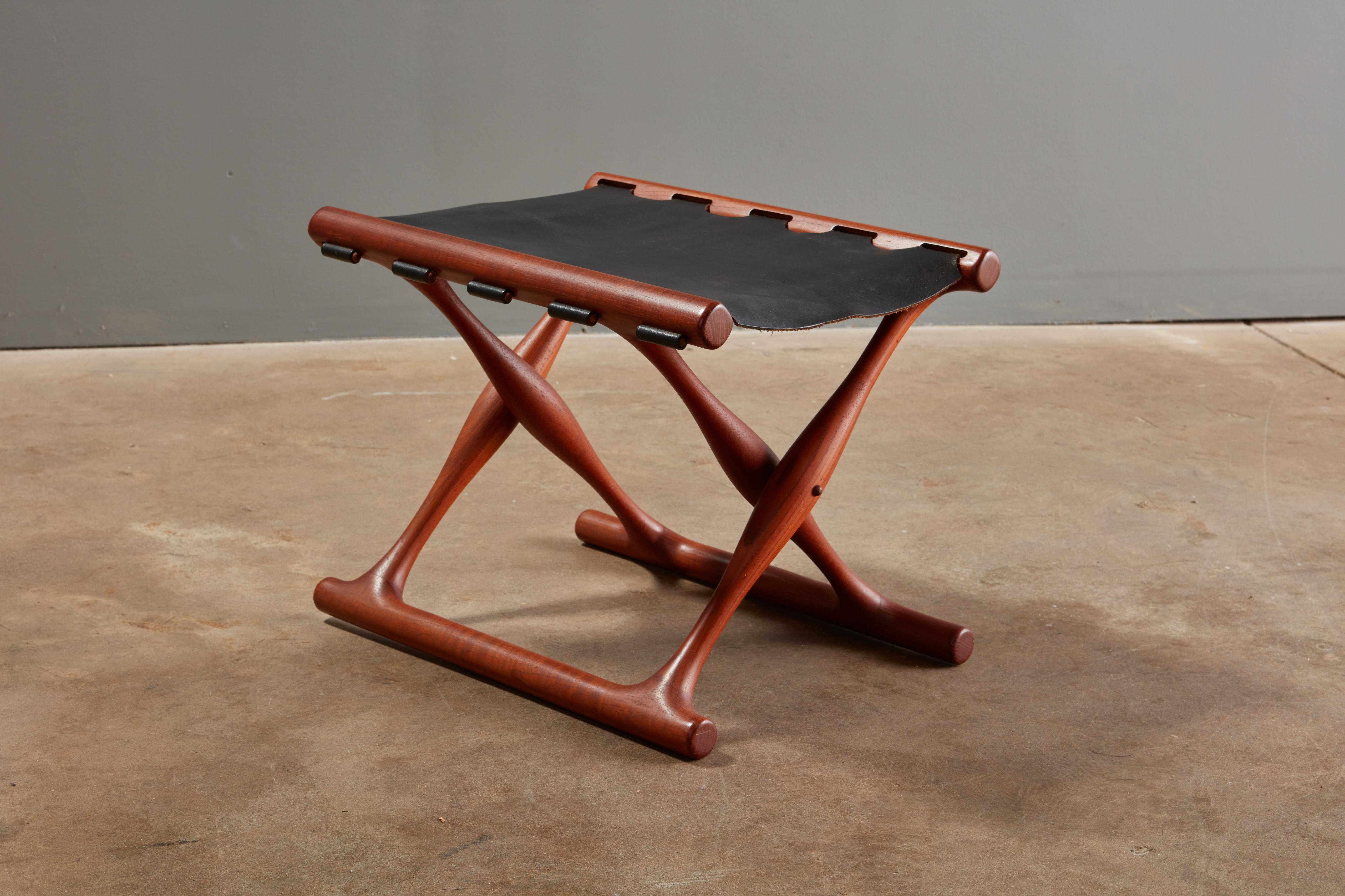 Rare folding stool model Guldhøj / PH 43 designed by Poul Hundevad in 1948. Produced by Poul Hundevad in Vamdrup, Denmark.

